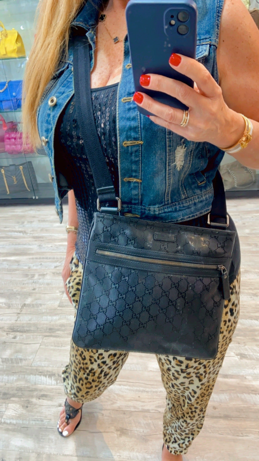 GUCCI GG IMPRIME MONOGRAM MESSENGER CROSSBODY BAG