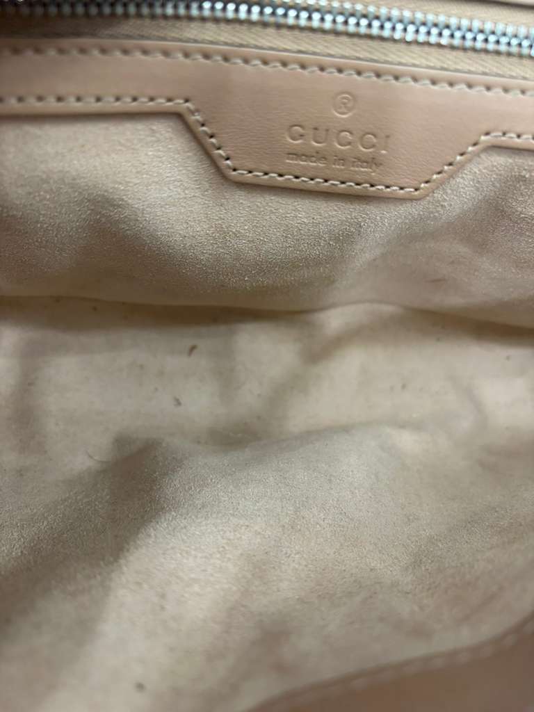 GUCCI GG MARMONT MATELASSE ARIA CALFSKIN LEATHER SMALL CROSSBODY