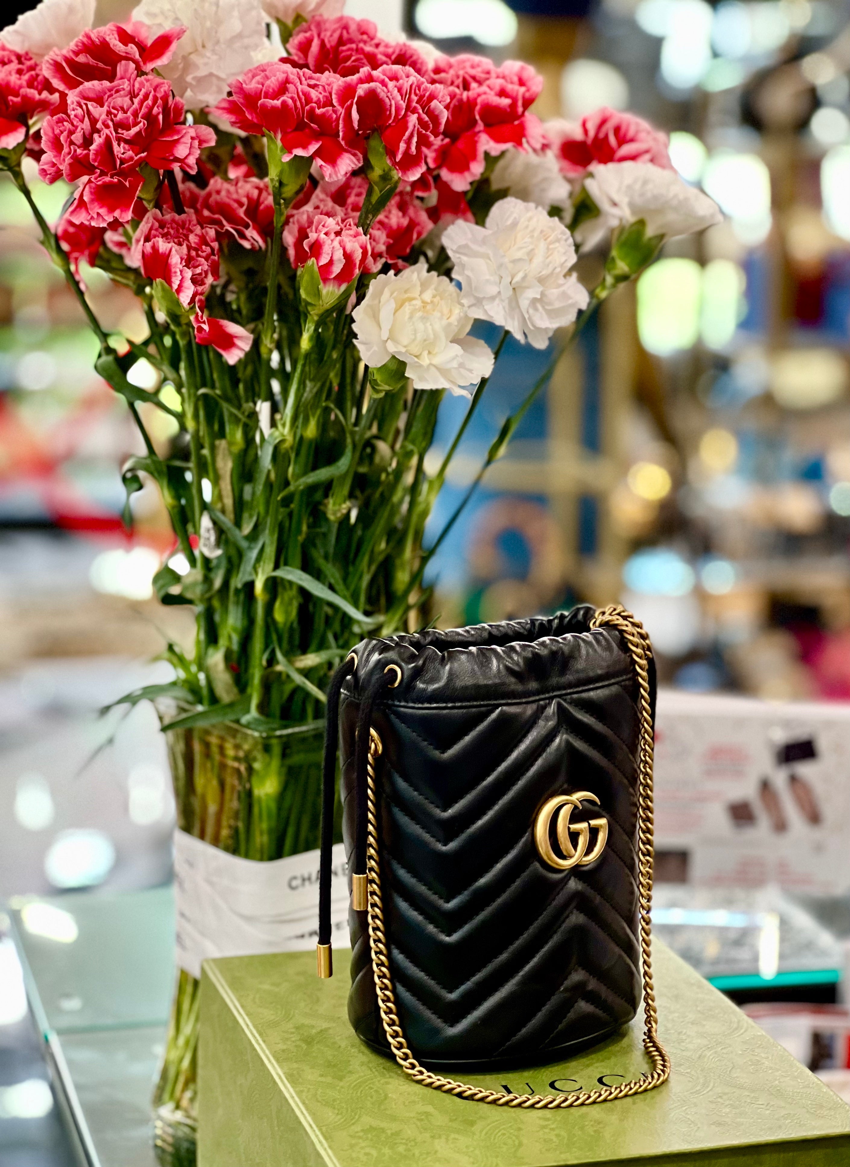 GUCCI GG MARMONT MINI BUCKET BAG