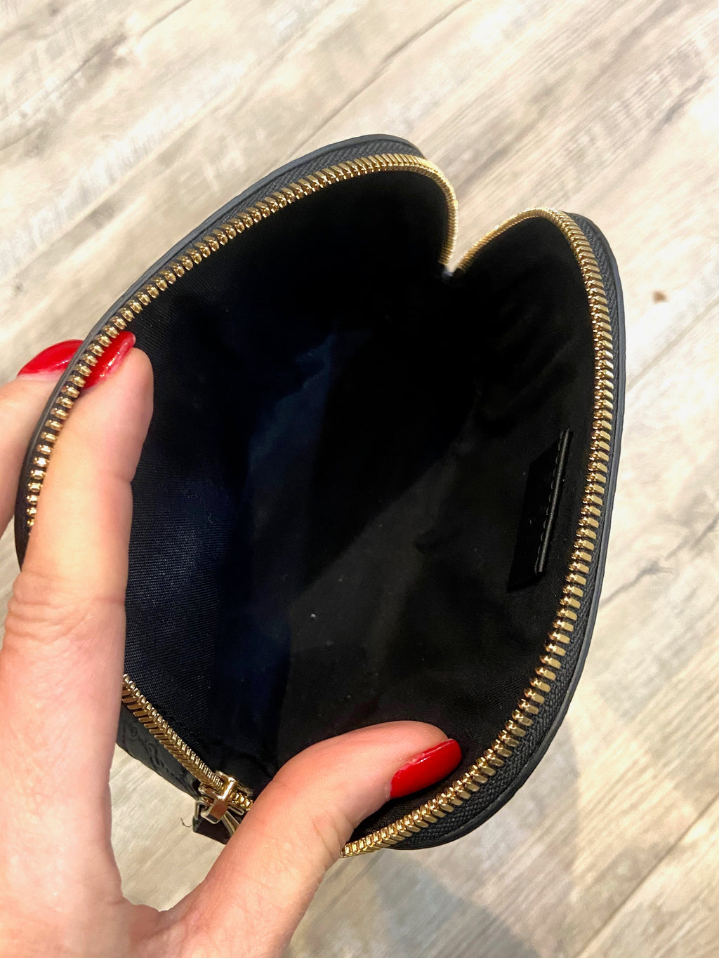 GUCCI GG MICROGUCCISSIMA LEATHER COSMETIC POUCH