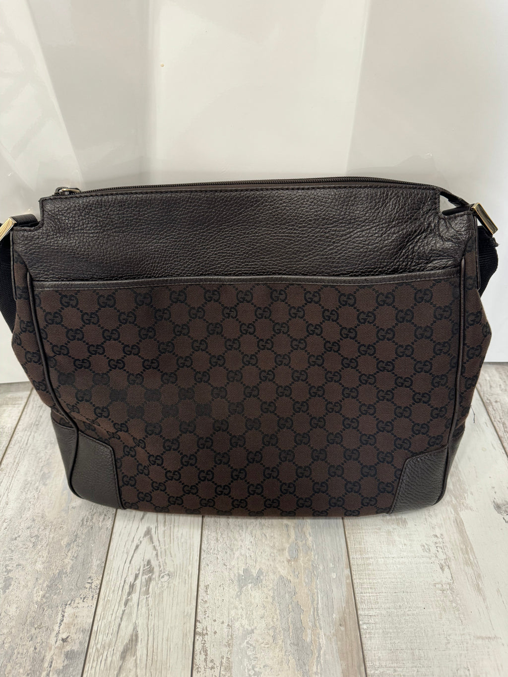 GUCCI GG MONOGRAM CANVAS LEATHER MESSENGER BAG