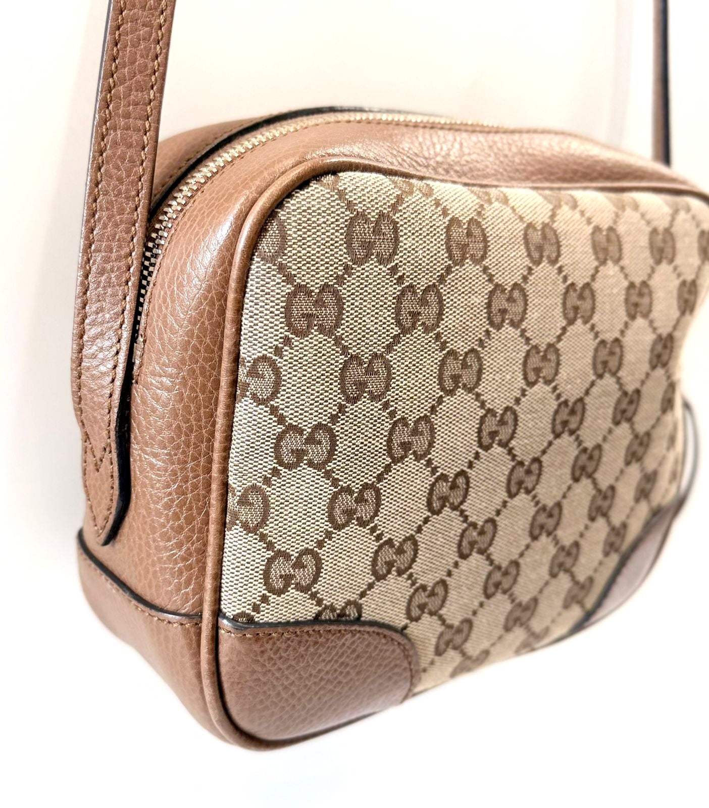 GUCCI GG MONOGRAM MINI BREE CAMERA BAG