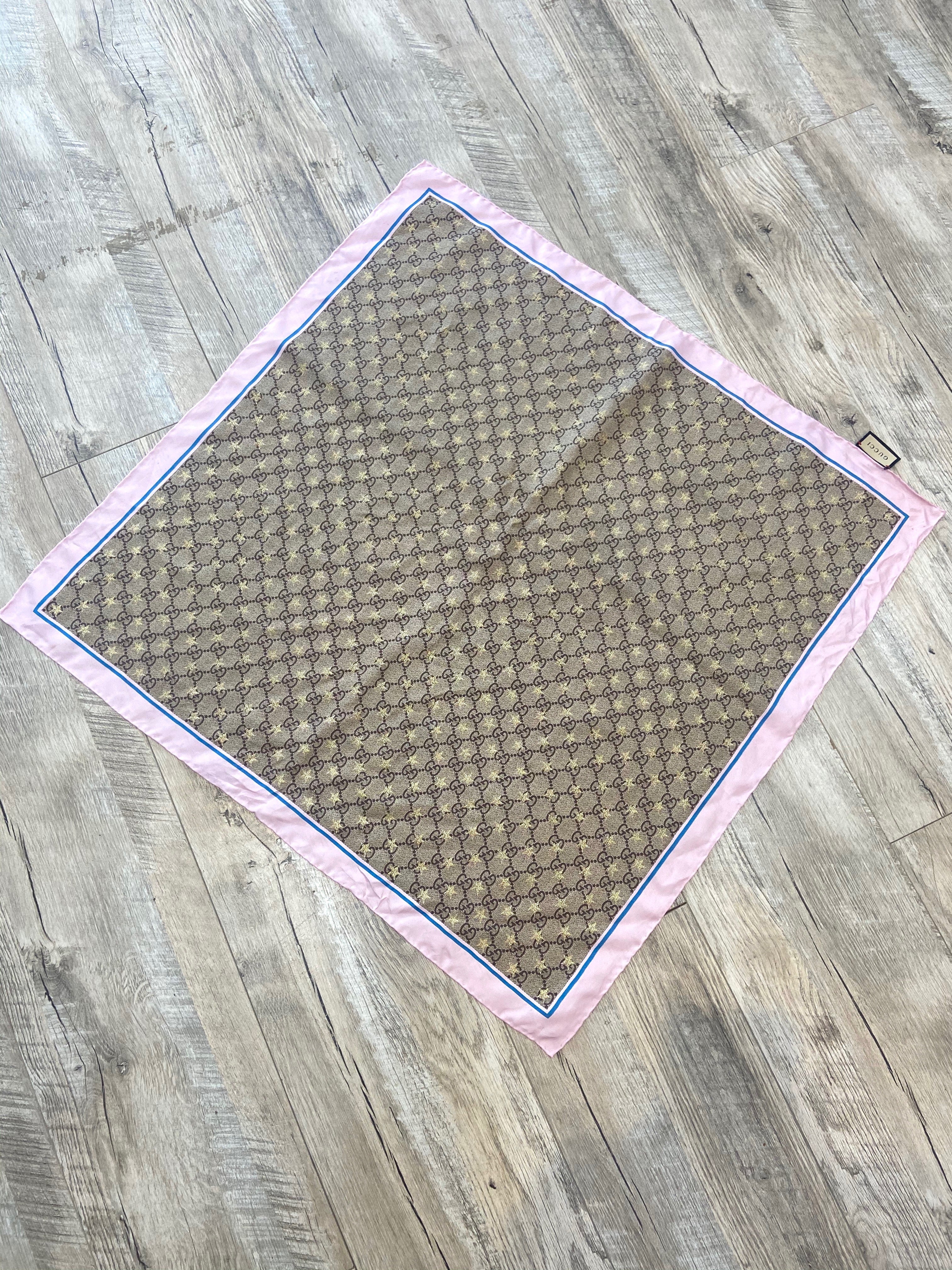 GUCCI GG STAR SILK SCARF