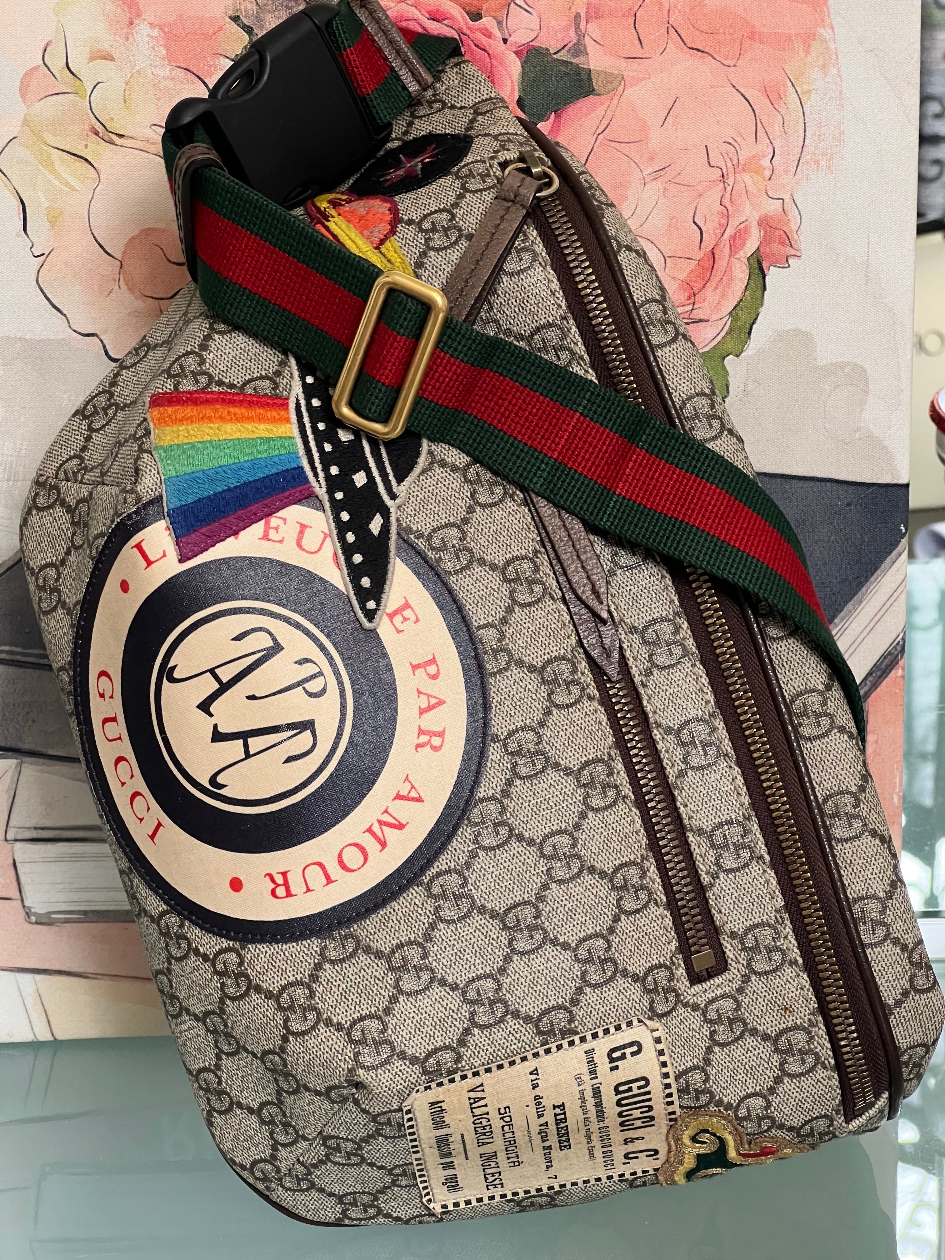 GUCCI GG SUPREME MONOGRAM COURRIER BELT BAG