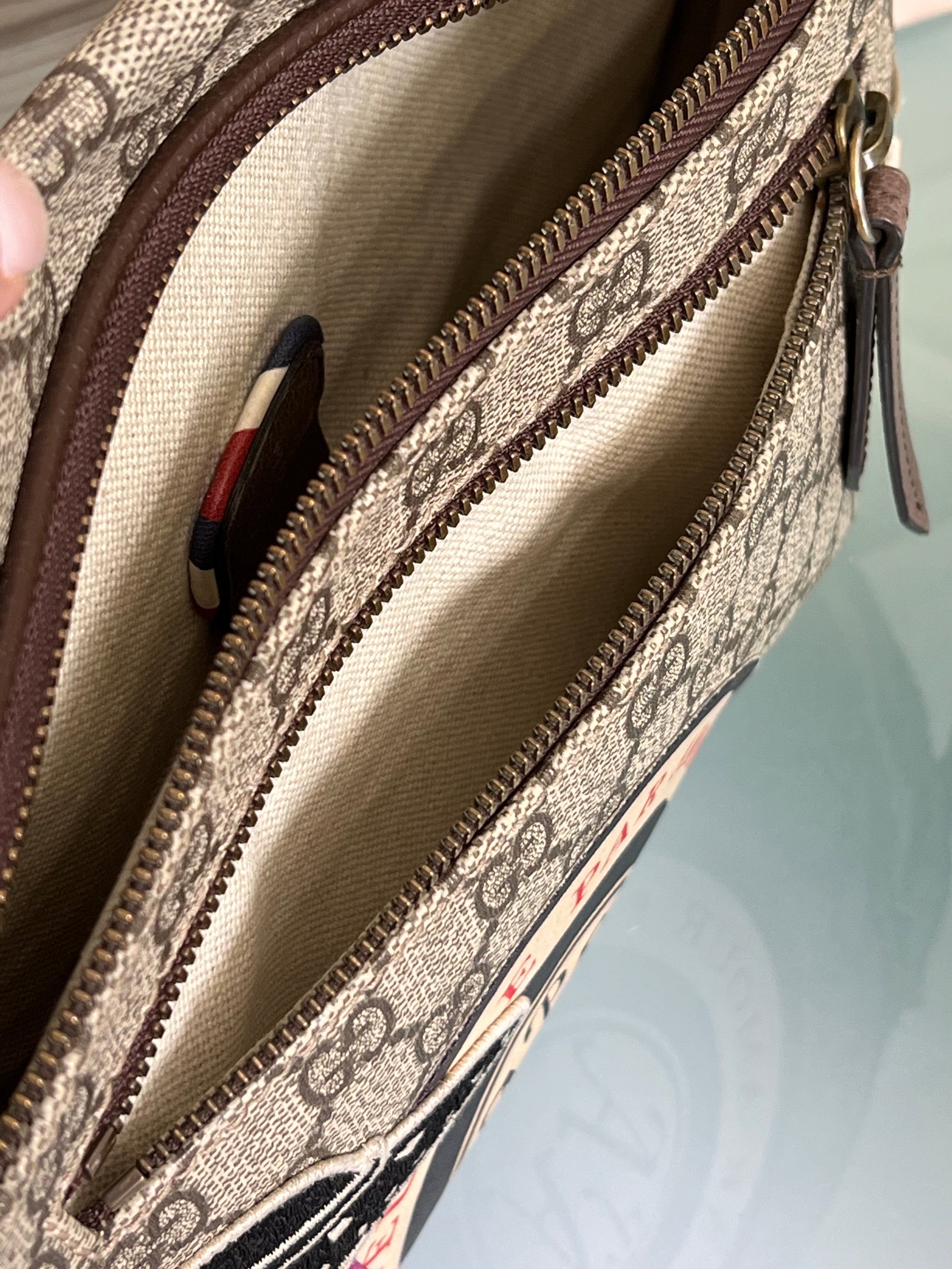 GUCCI GG SUPREME MONOGRAM COURRIER BELT BAG