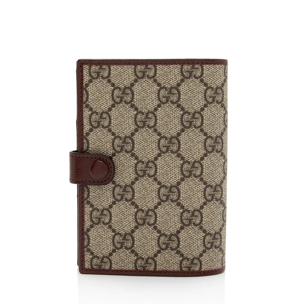 GUCCI GG SUPREME INTERLOCKING G PASSPORT COVER