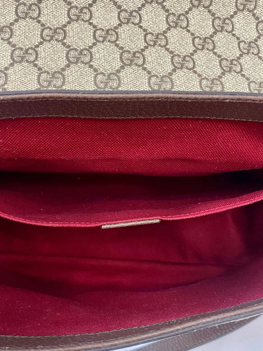 GUCCI GG SUPREME MESSENGER BAG