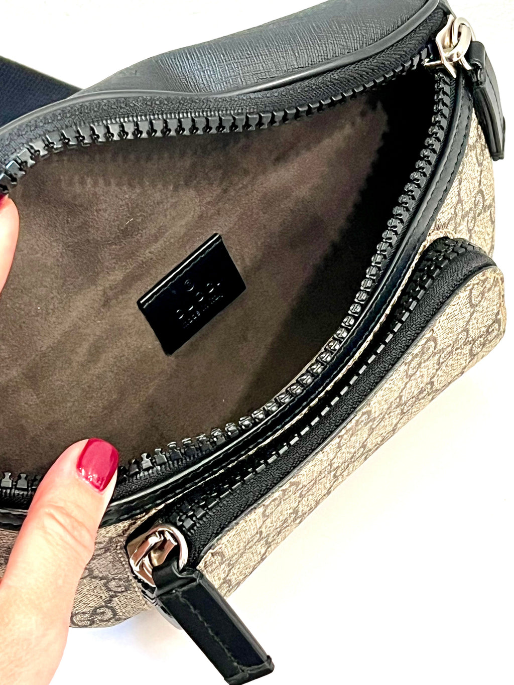 GUCCI GG SUPREME MONOGRAM BELT BAG