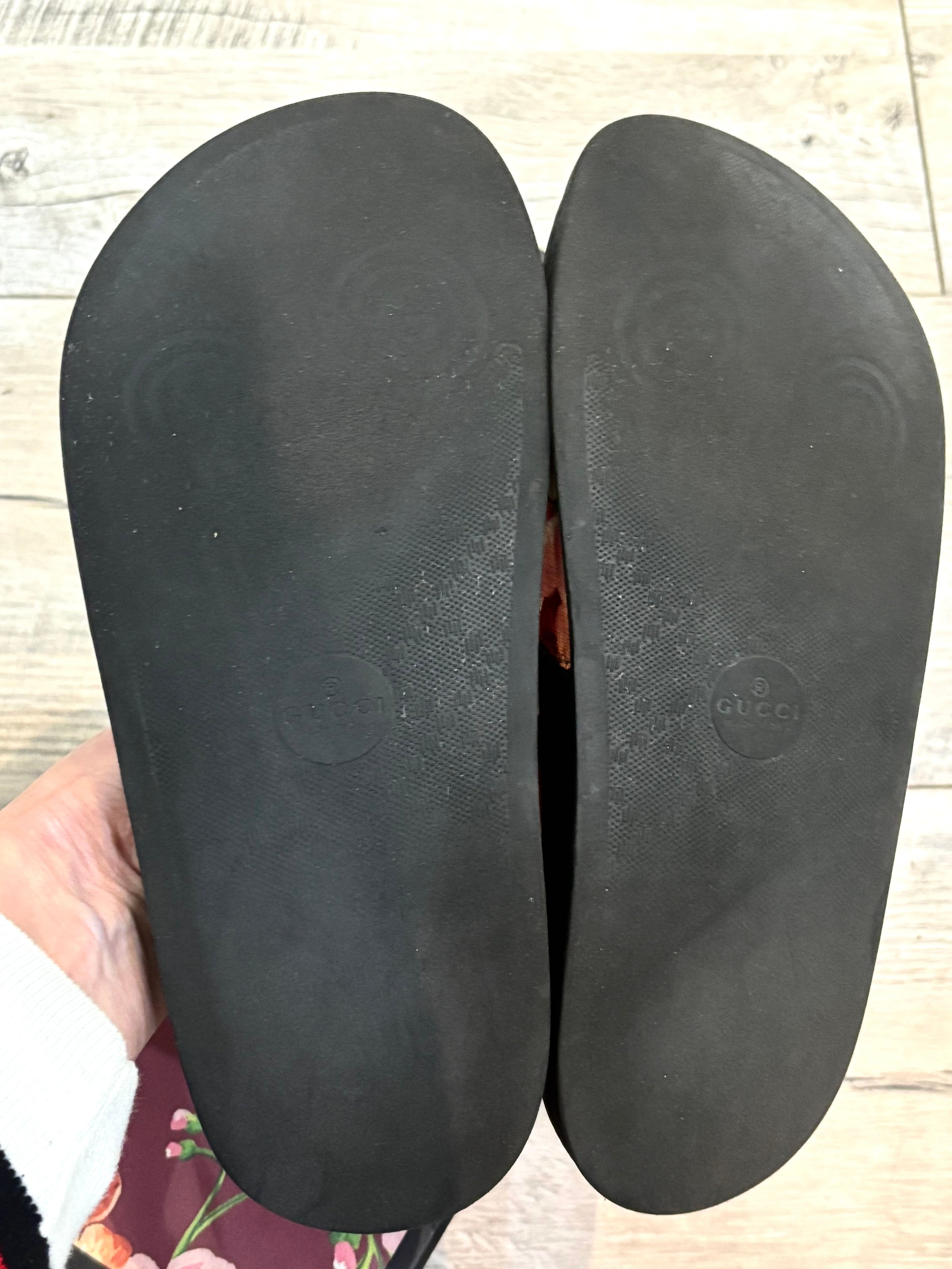 GUCCI GG SUPREME MONOGRAM BLOOMS SLIDE MULES