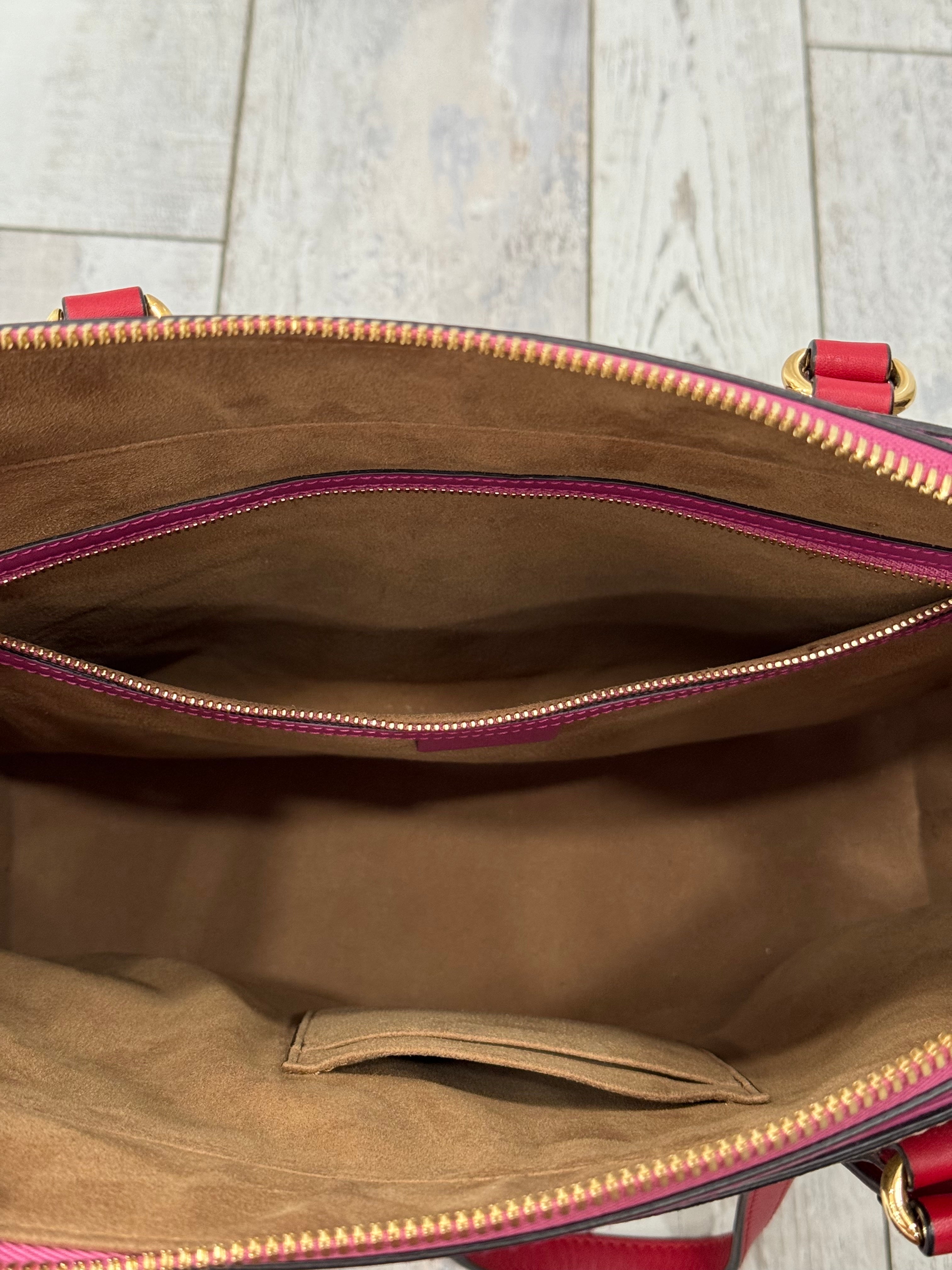 GUCCI GG SUPREME ZIPPERED TOTE BAG