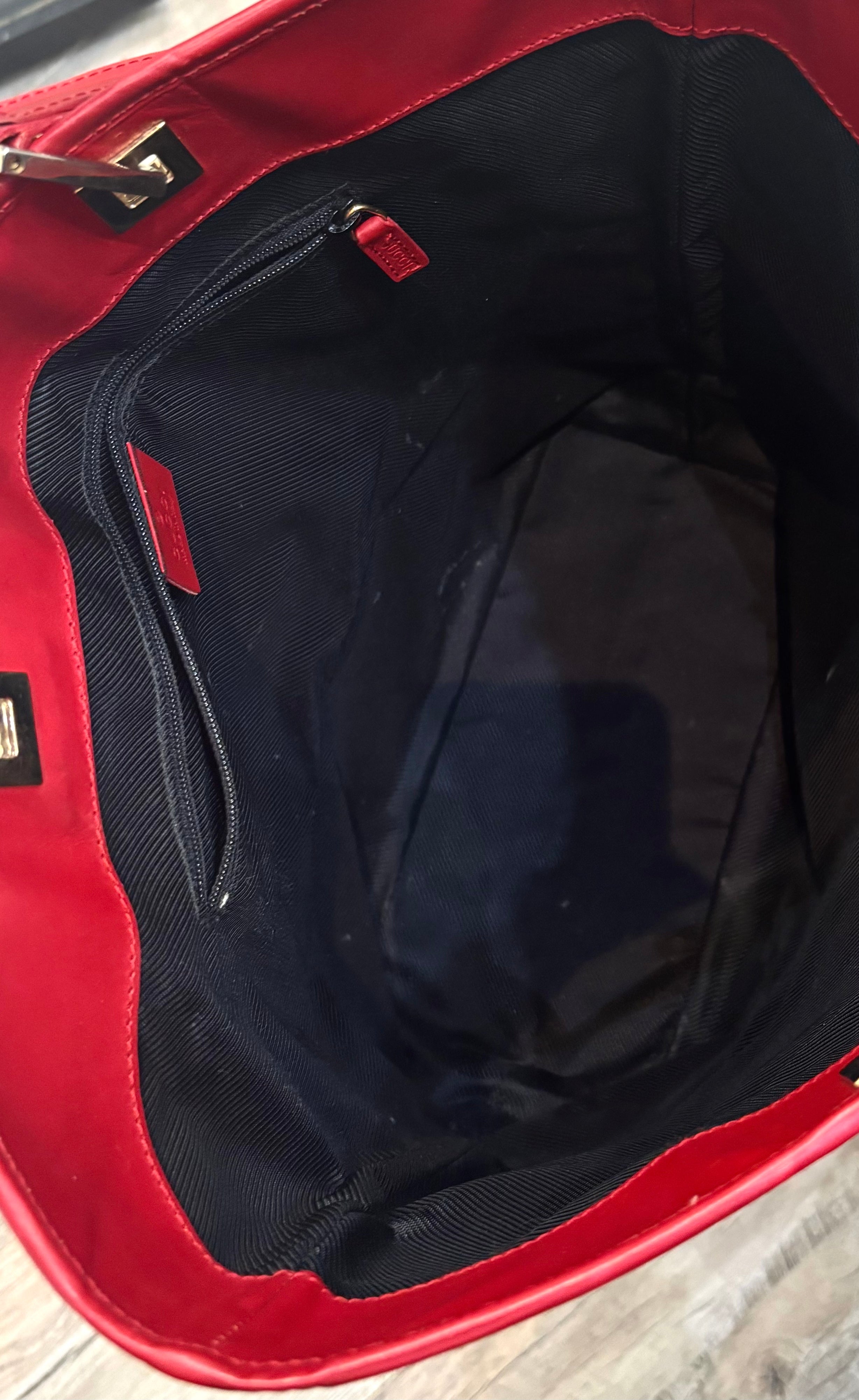 GUCCI GG SUPREME VINTAGE BRITT TOTE BAG