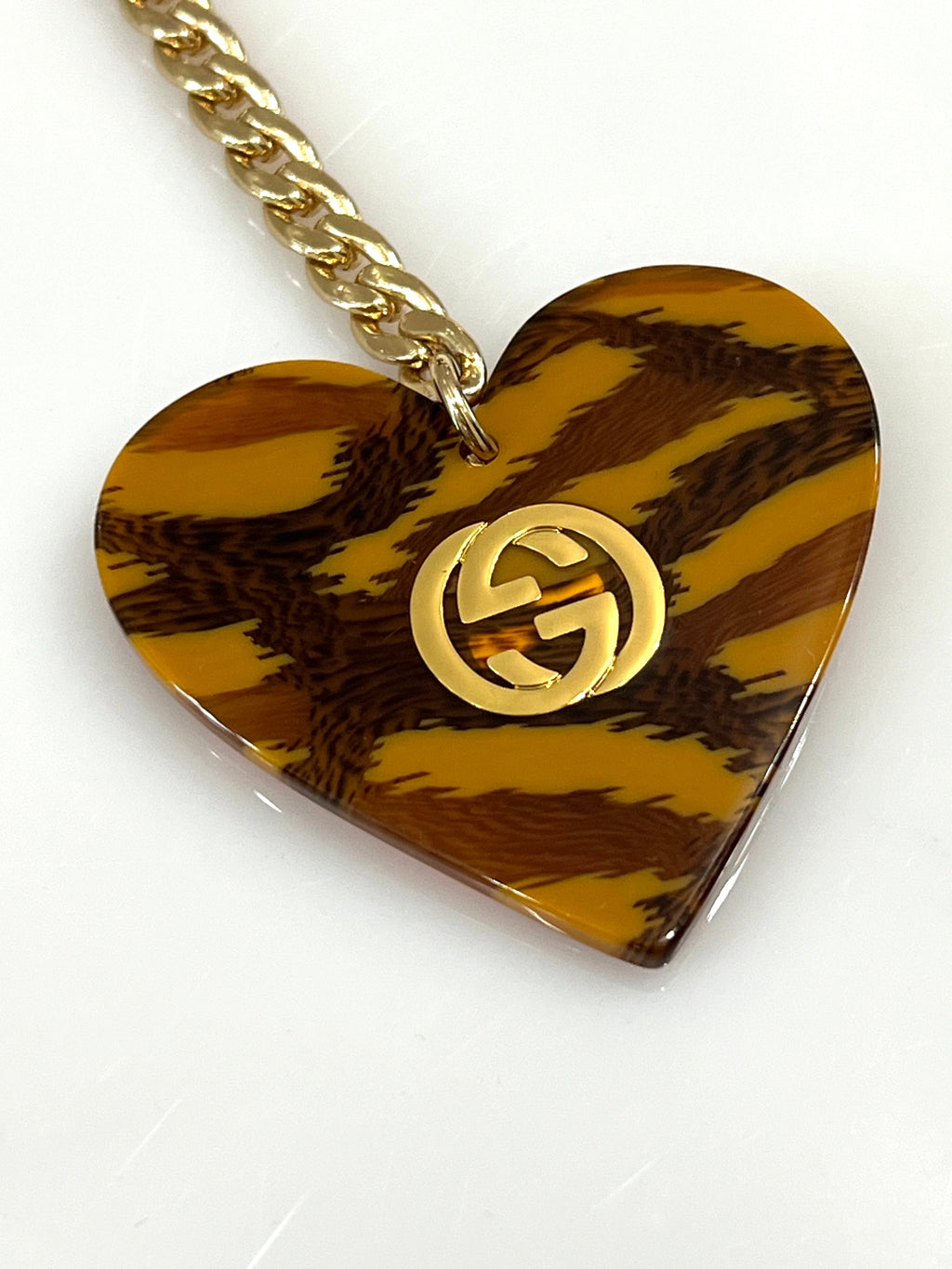 GUCCI GOLD CHAIN CAT-EYE SUNGLASSES