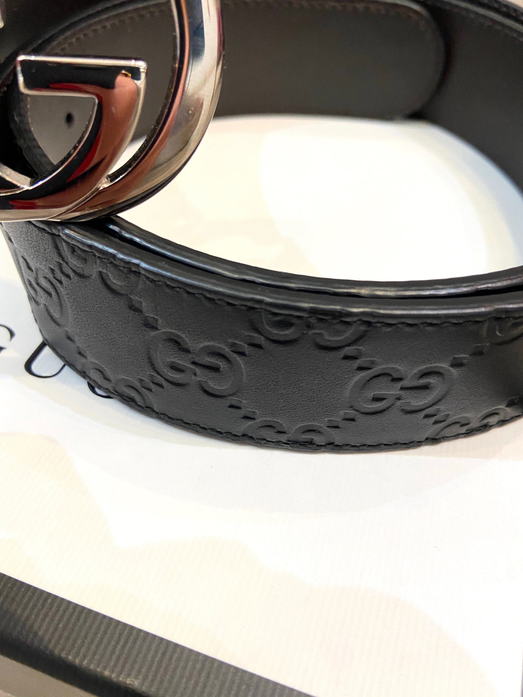 GUCCI INTERLOCKING G EMBOSSED LEATHER BELT