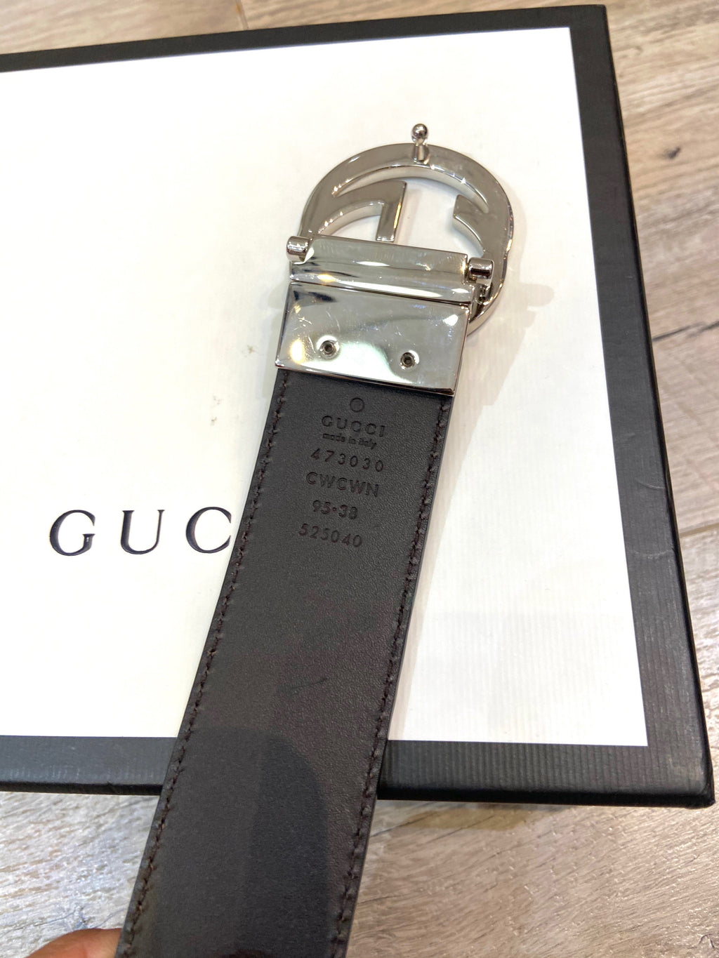GUCCI INTERLOCKING G EMBOSSED LEATHER BELT