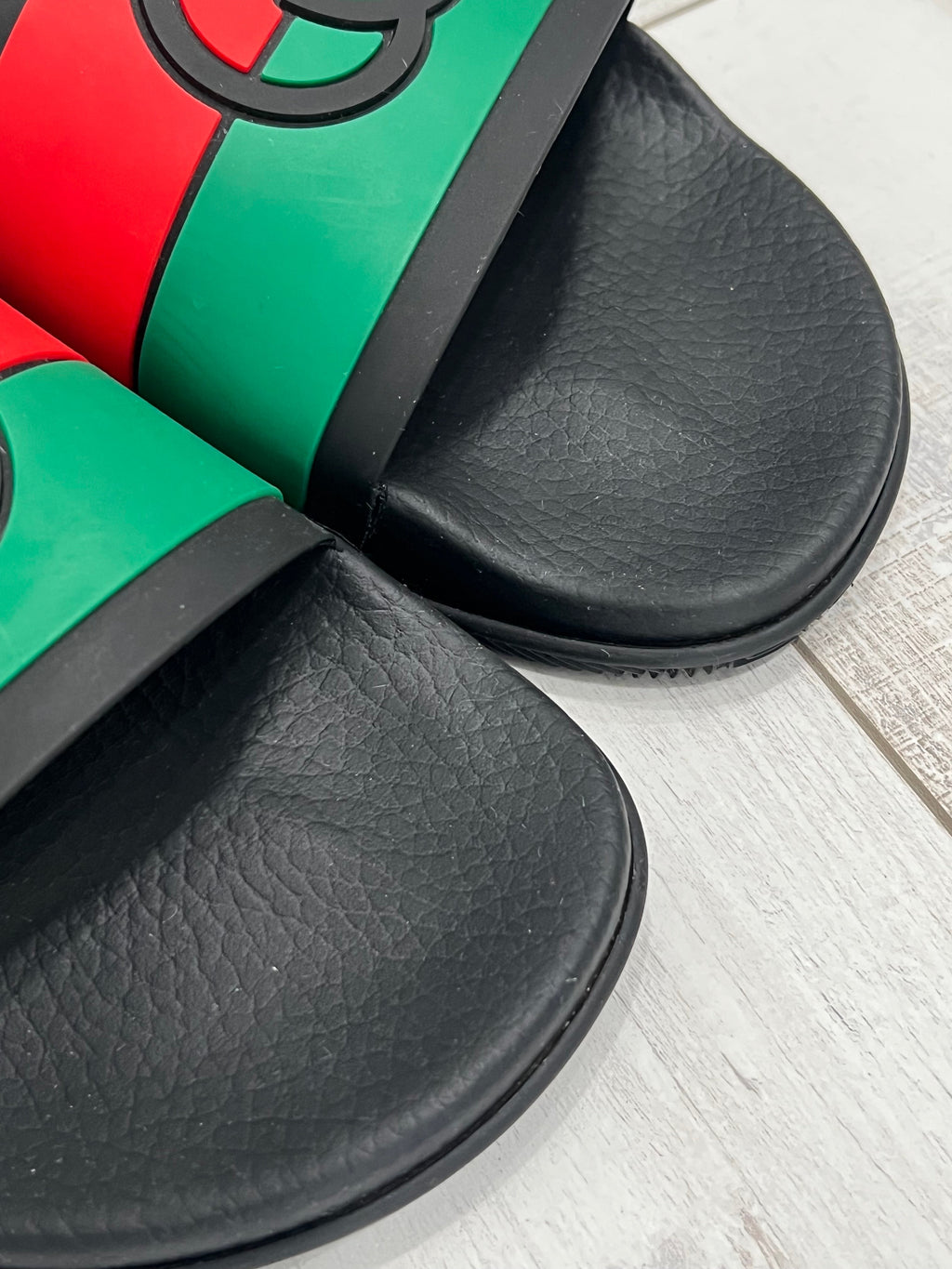 GUCCI INTERLOCKING G WEB STRIPE SLIDES