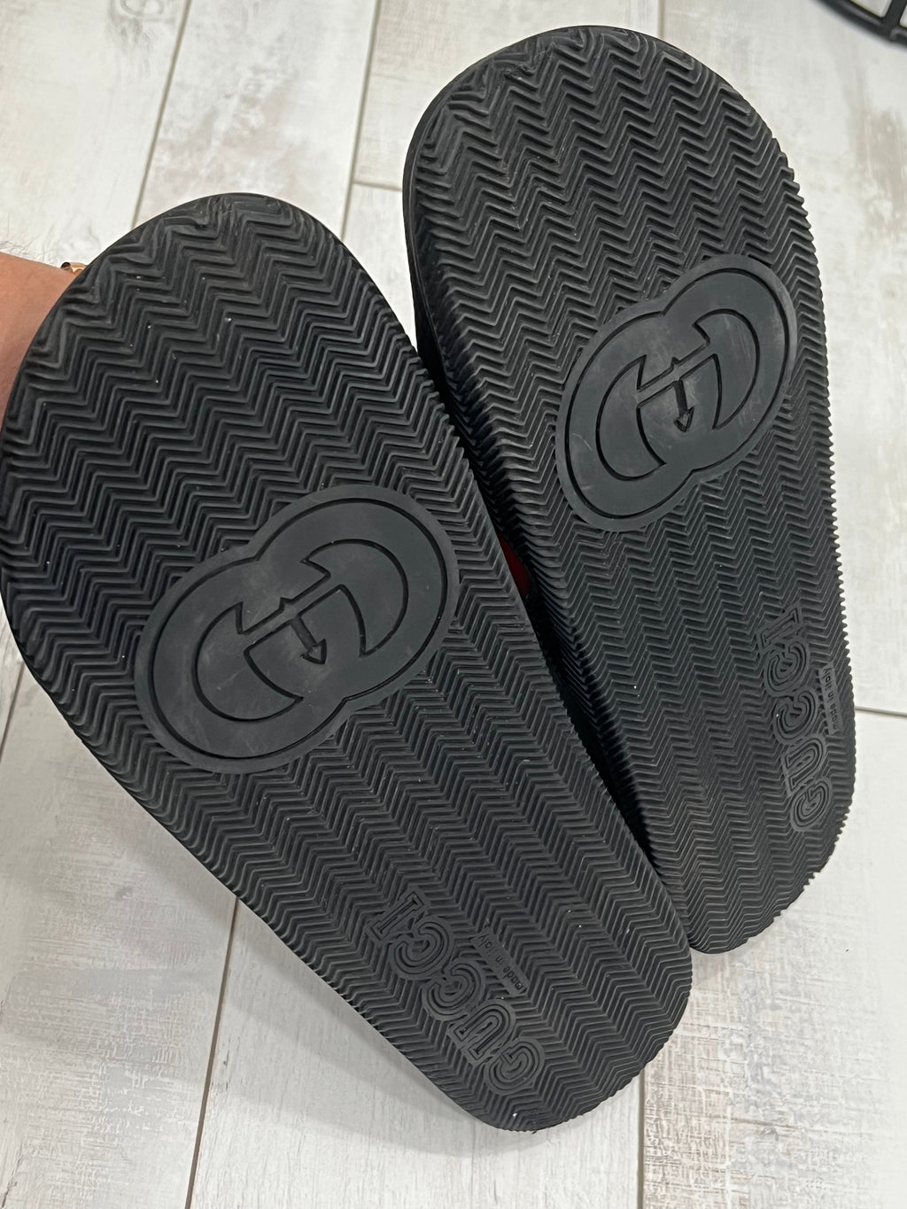 GUCCI INTERLOCKING G WEB STRIPE SLIDES