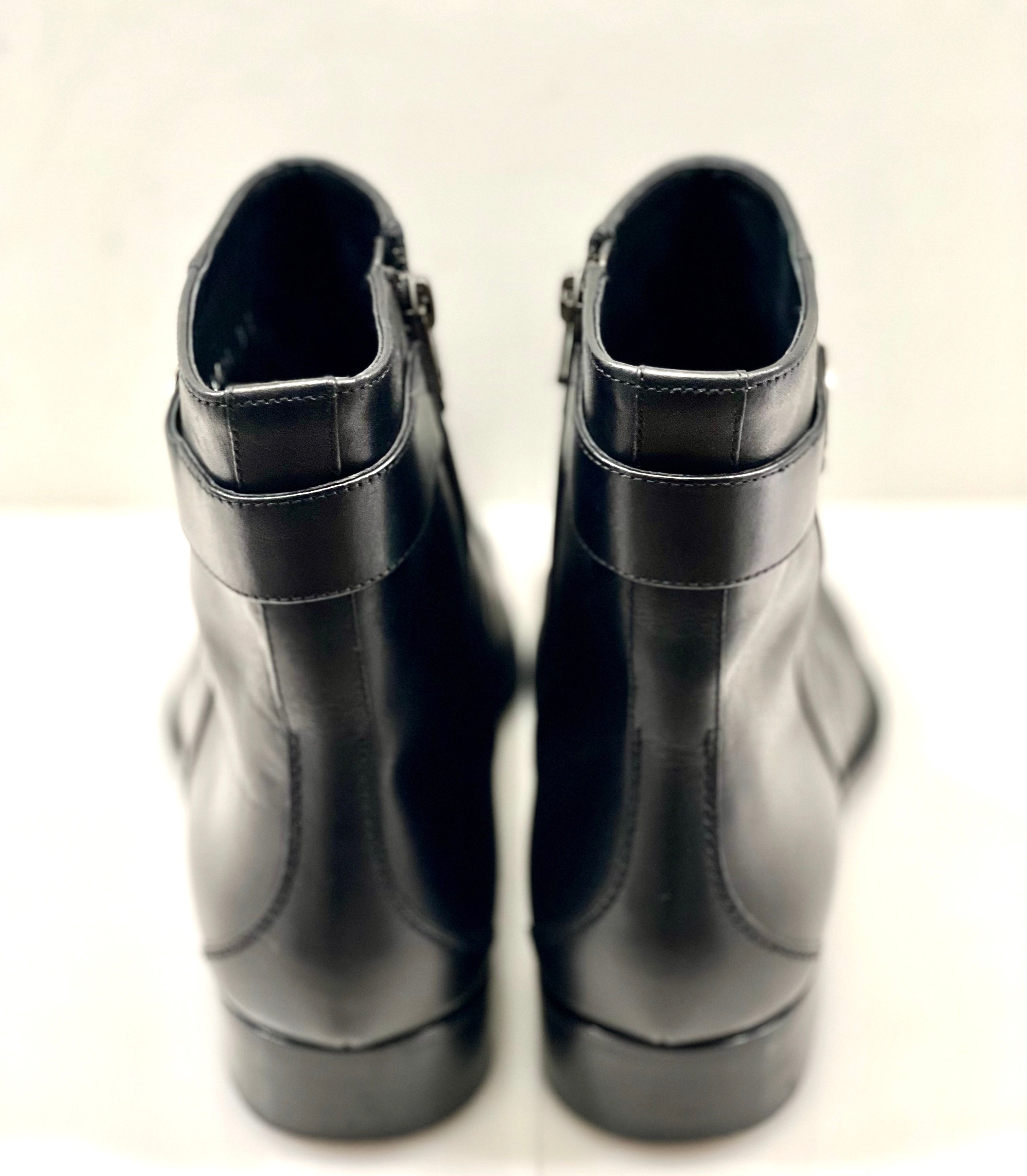 GUCCI INTERLOCKING GG LEATHER ANKLE BOOTS