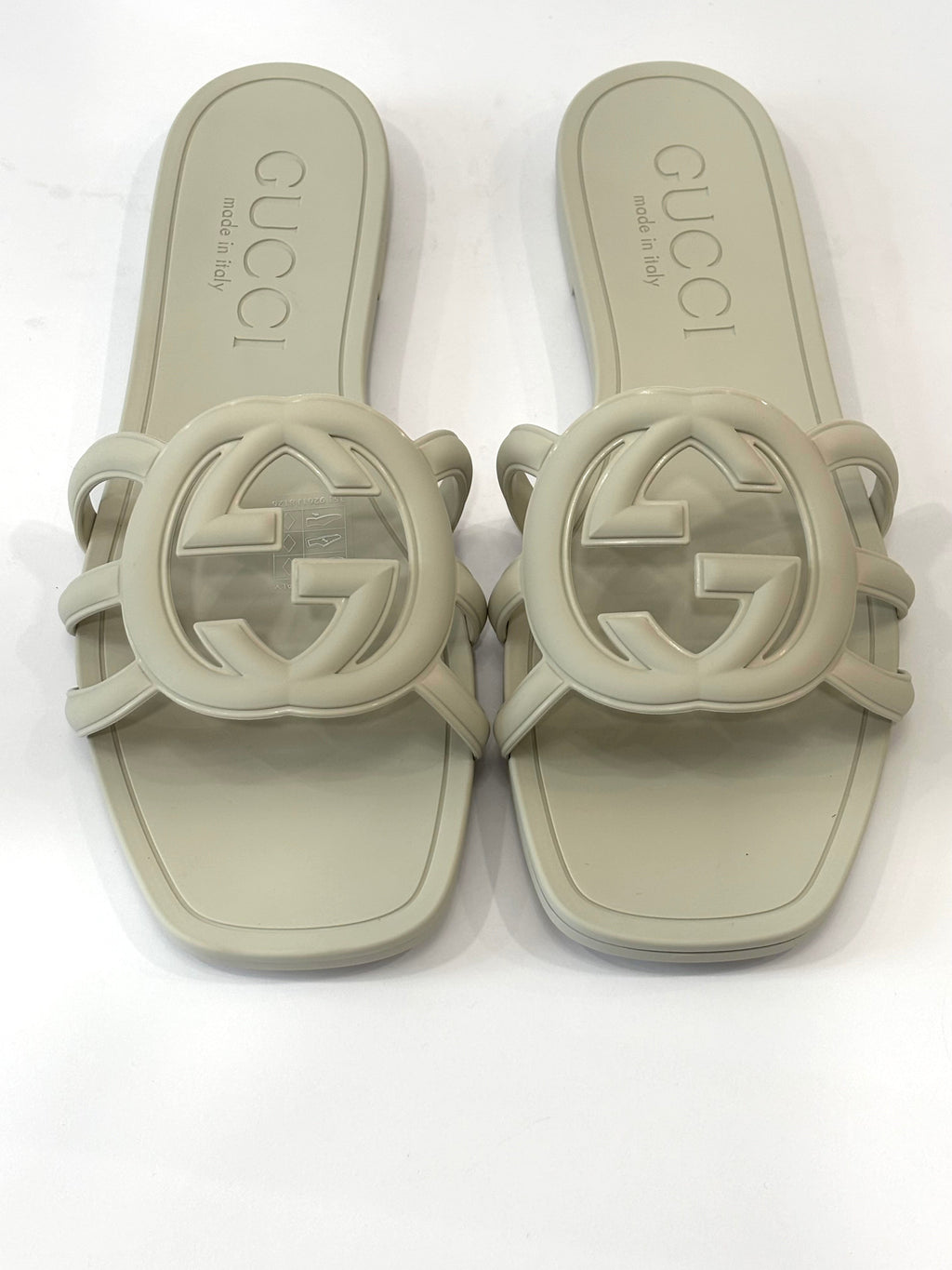 GUCCI INTERLOCKING G RUBBER SLIDE SANDALS