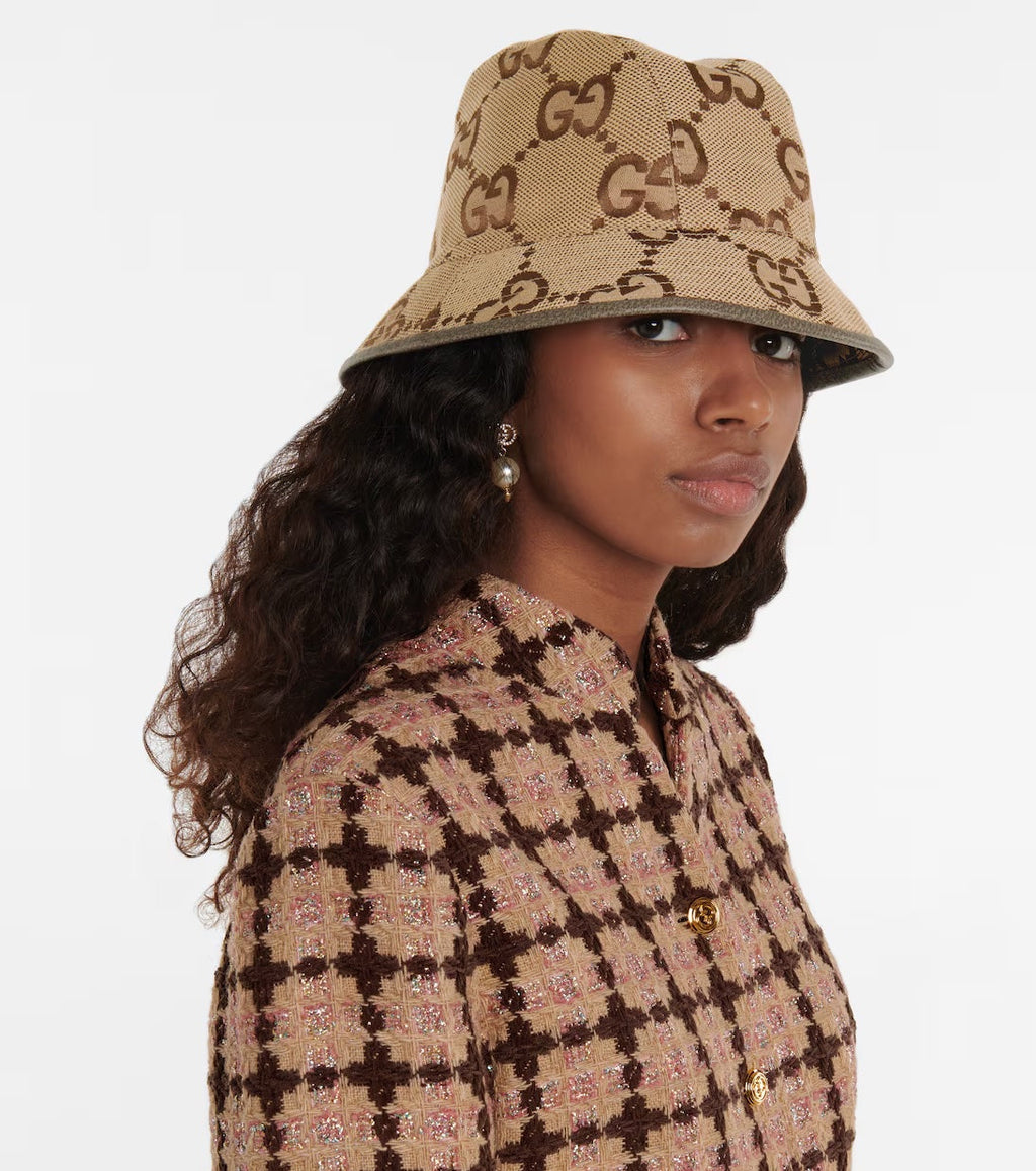 GUCCI JUMBO GG CANVAS BUCKET HAT