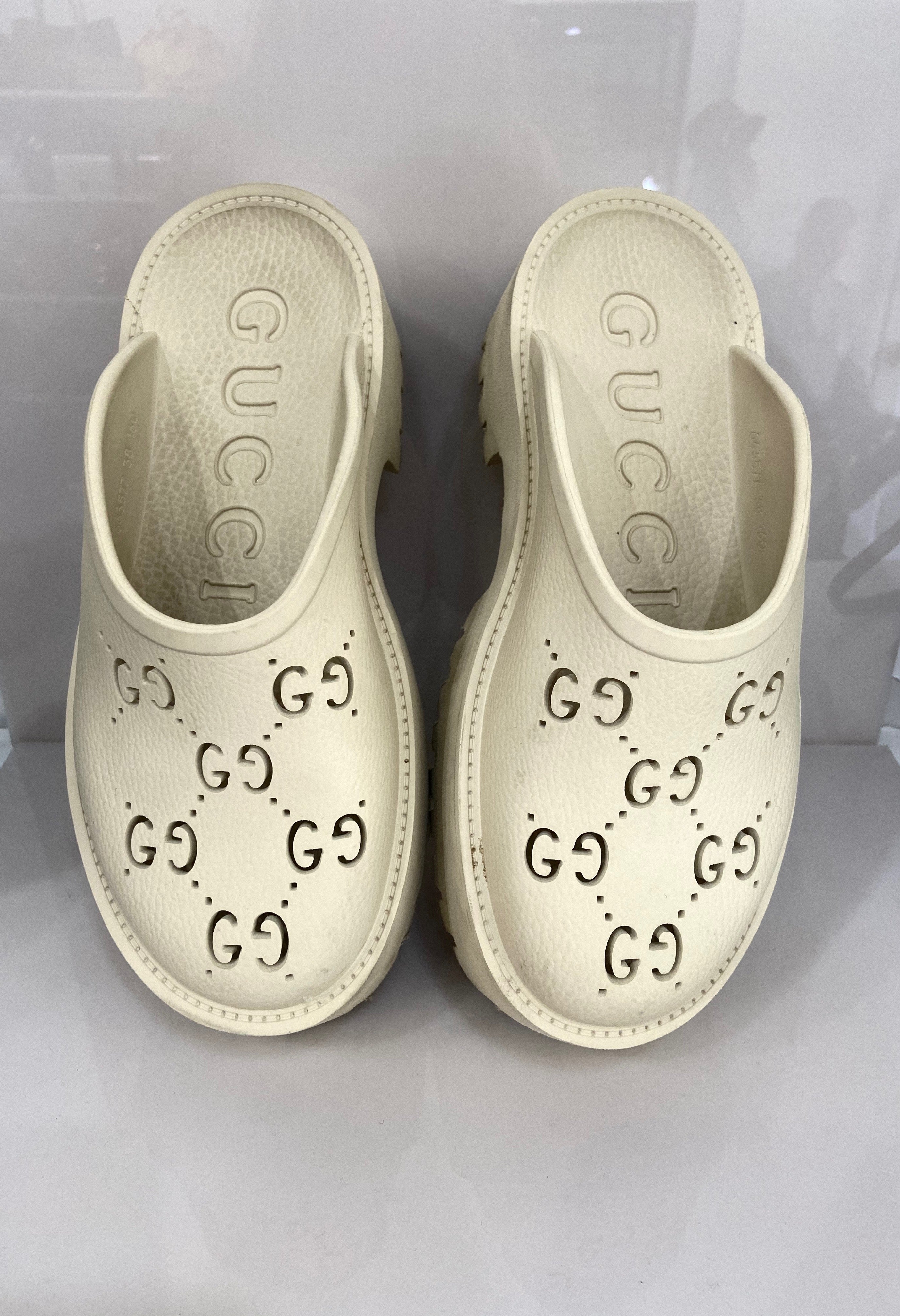 GUCCI LOGO PRINT RUBBER SLIP ON SLIDES