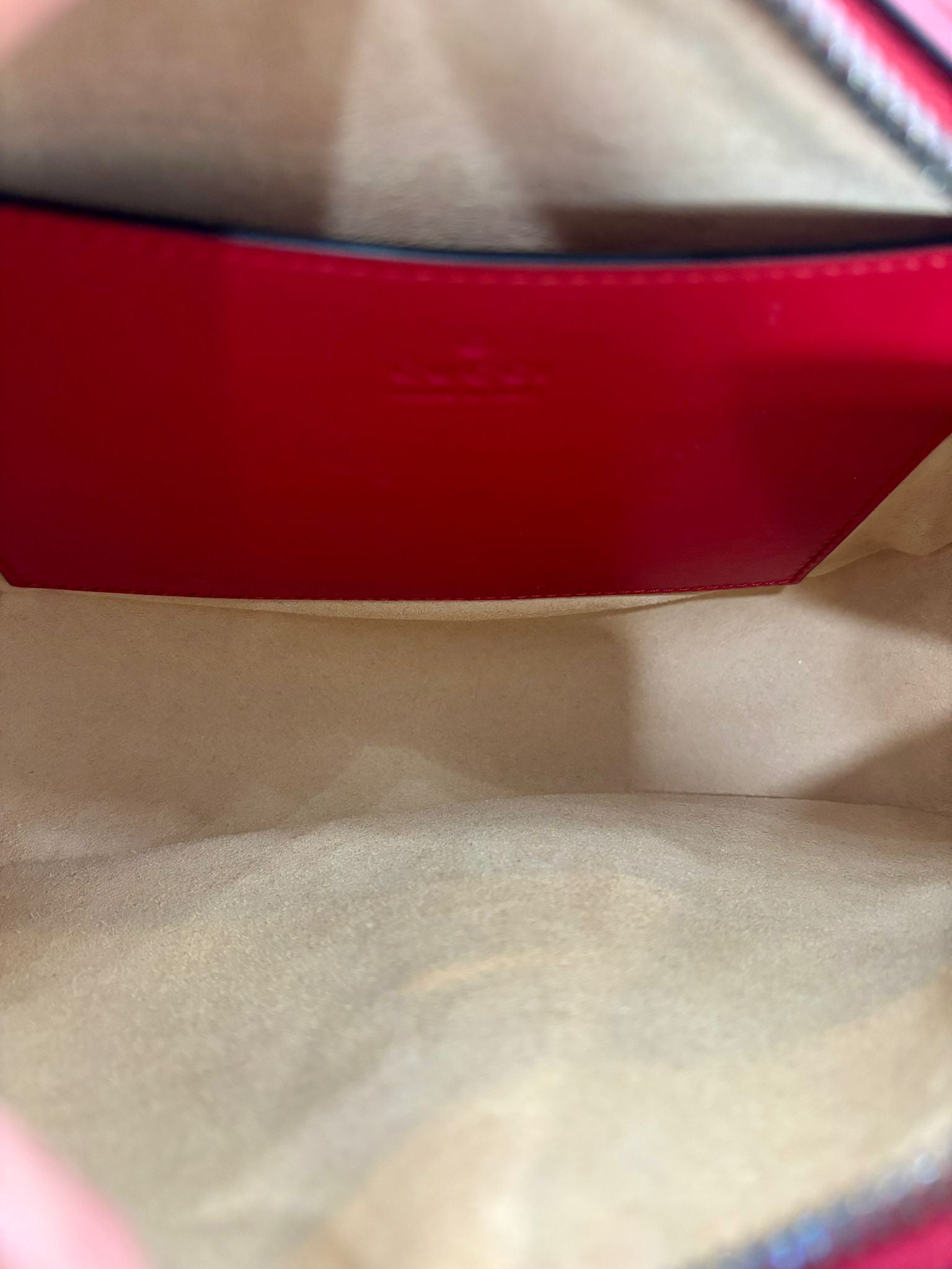 GUCCI GG MARMONT SMALL MATELASSÉ CALFSKIN LEATHER CAMERA BAG