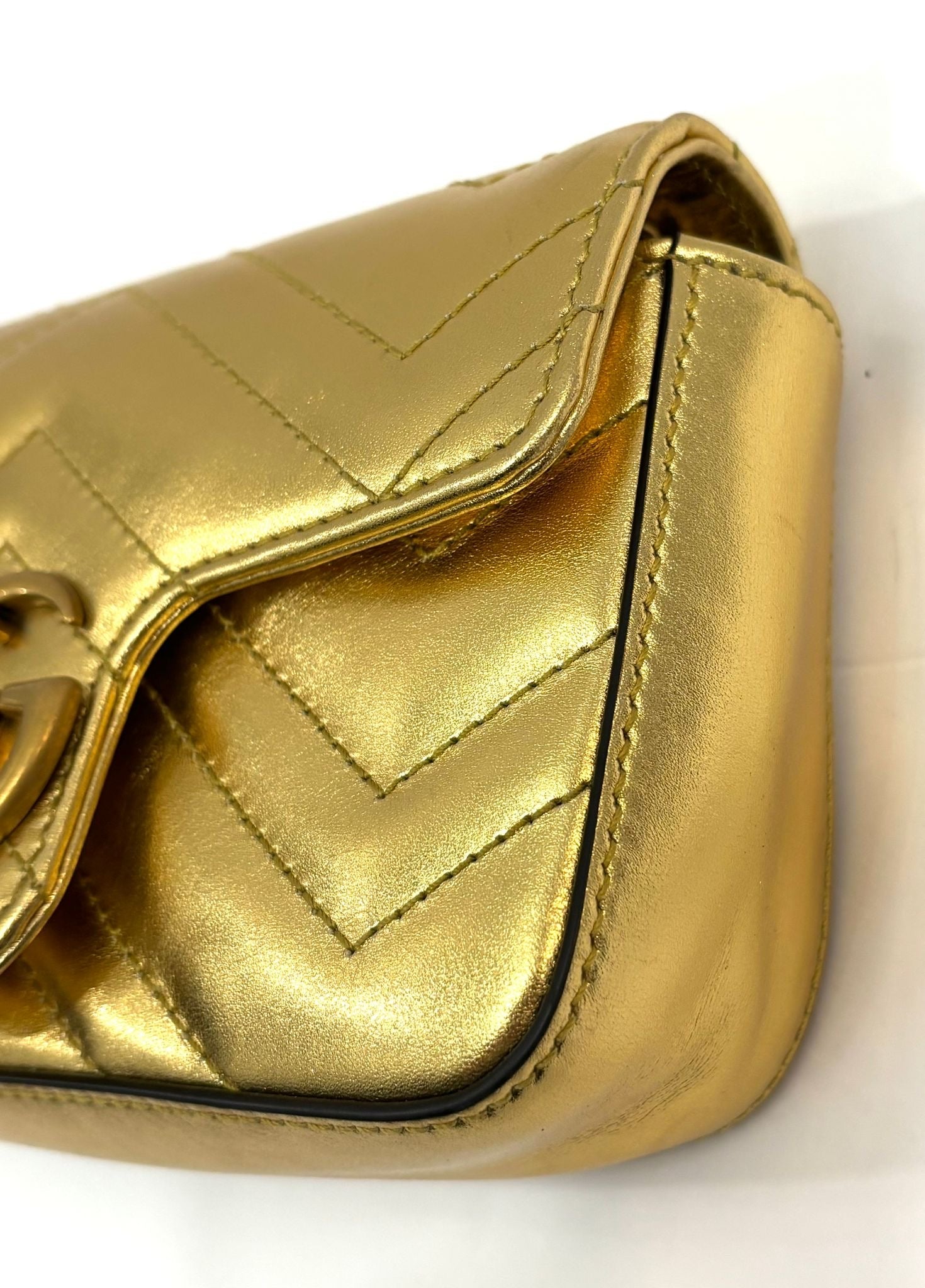 GUCCI METALLIC CALFSKIN GG MARMONT SUPER MINI CROSSBODY BAG