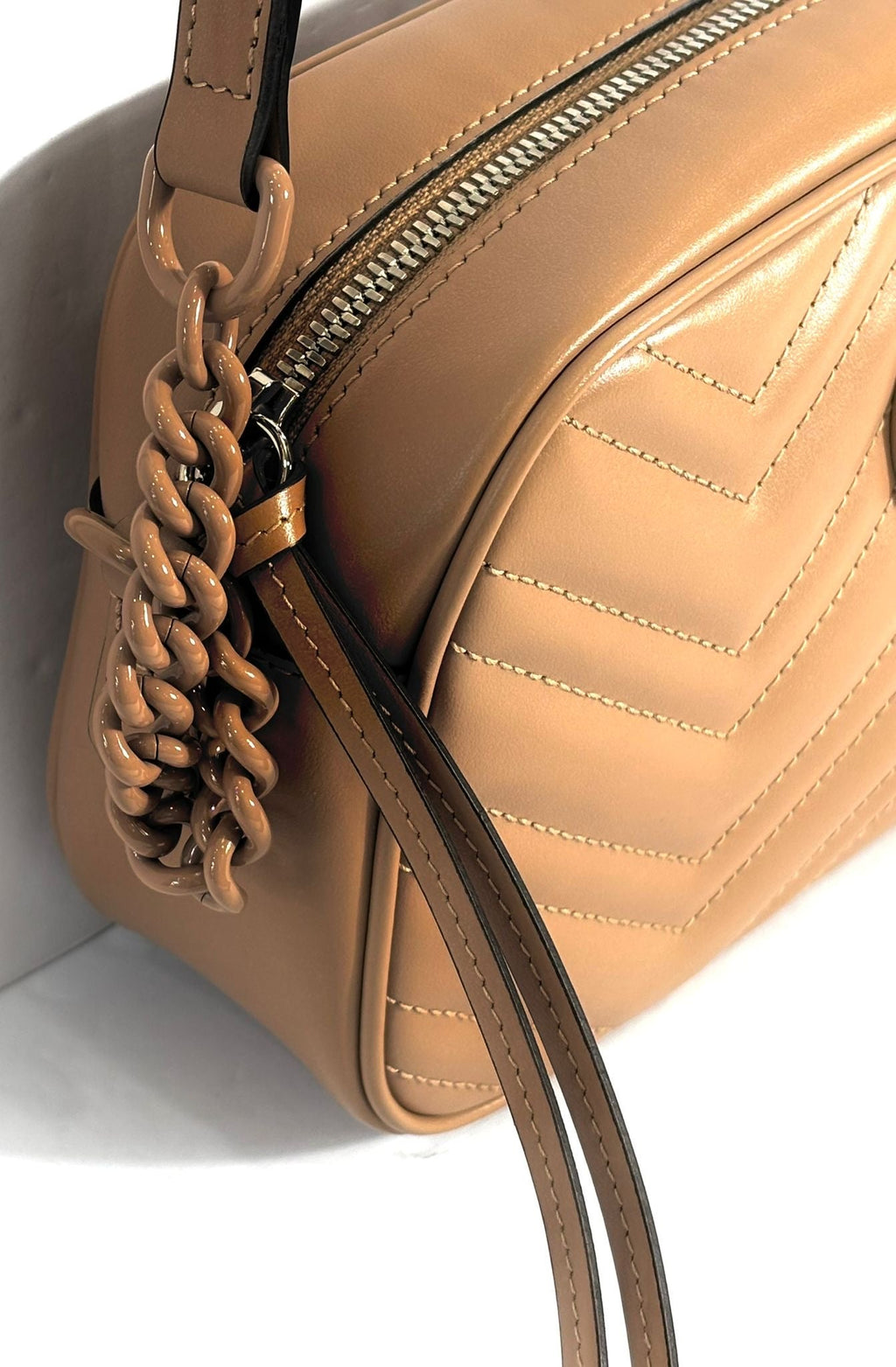 GUCCI GG MARMONT SMALL MONOCHROME CHAIN BAG