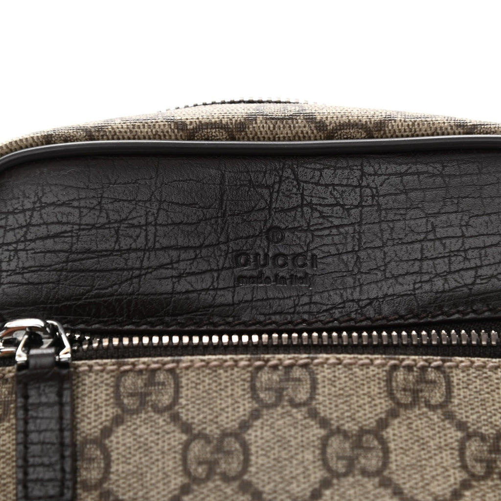 GUCCI GG SUPREME SMALL MESSENGER BAG