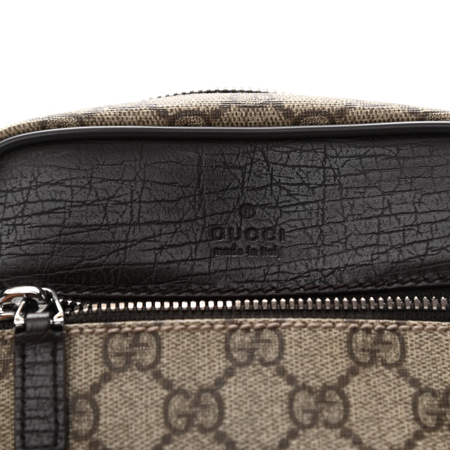 GUCCI GG SUPREME SMALL MESSENGER BAG