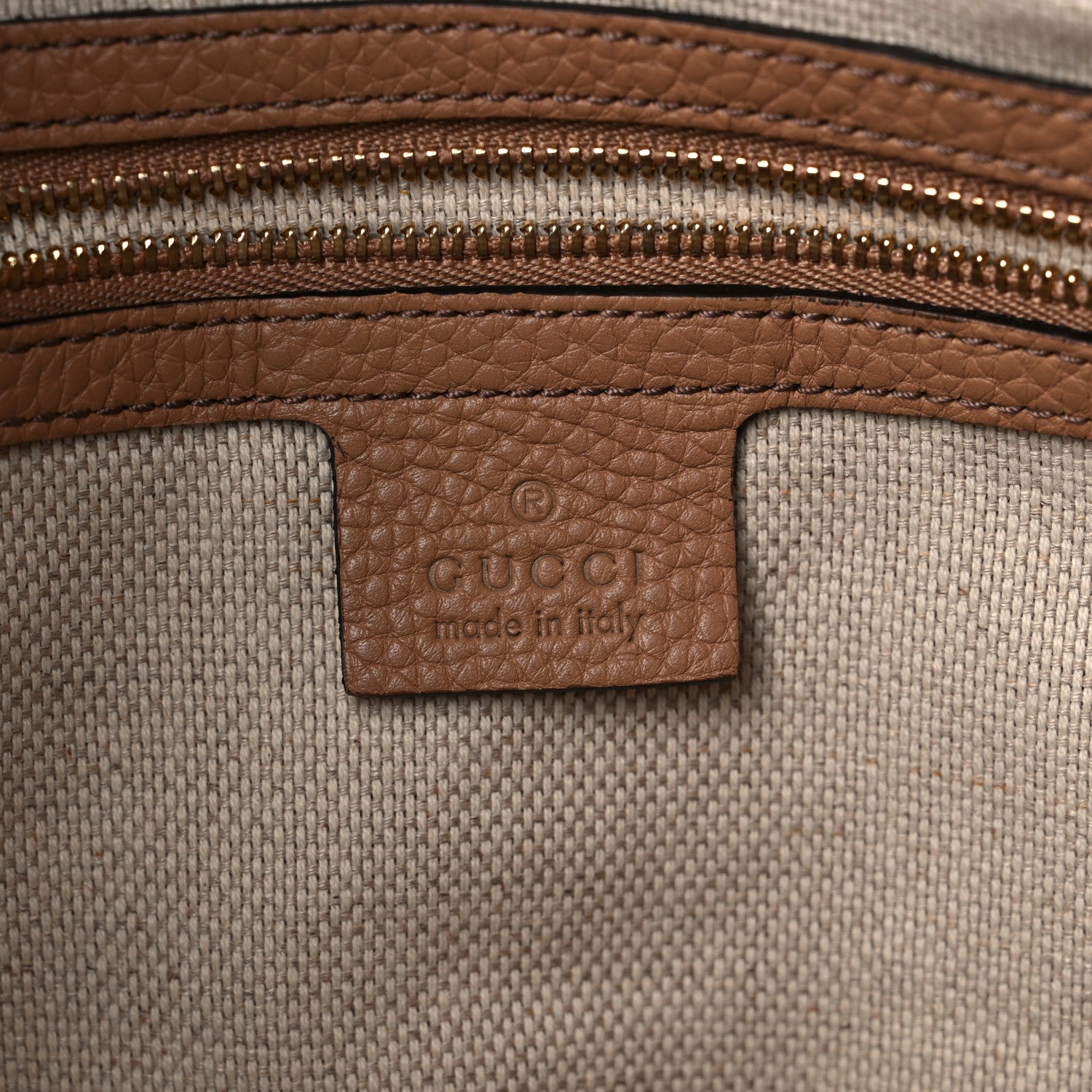 GUCCI PEBBLED CALFSKIN MEDIUM SOHO CHAIN SHOULDER BAG