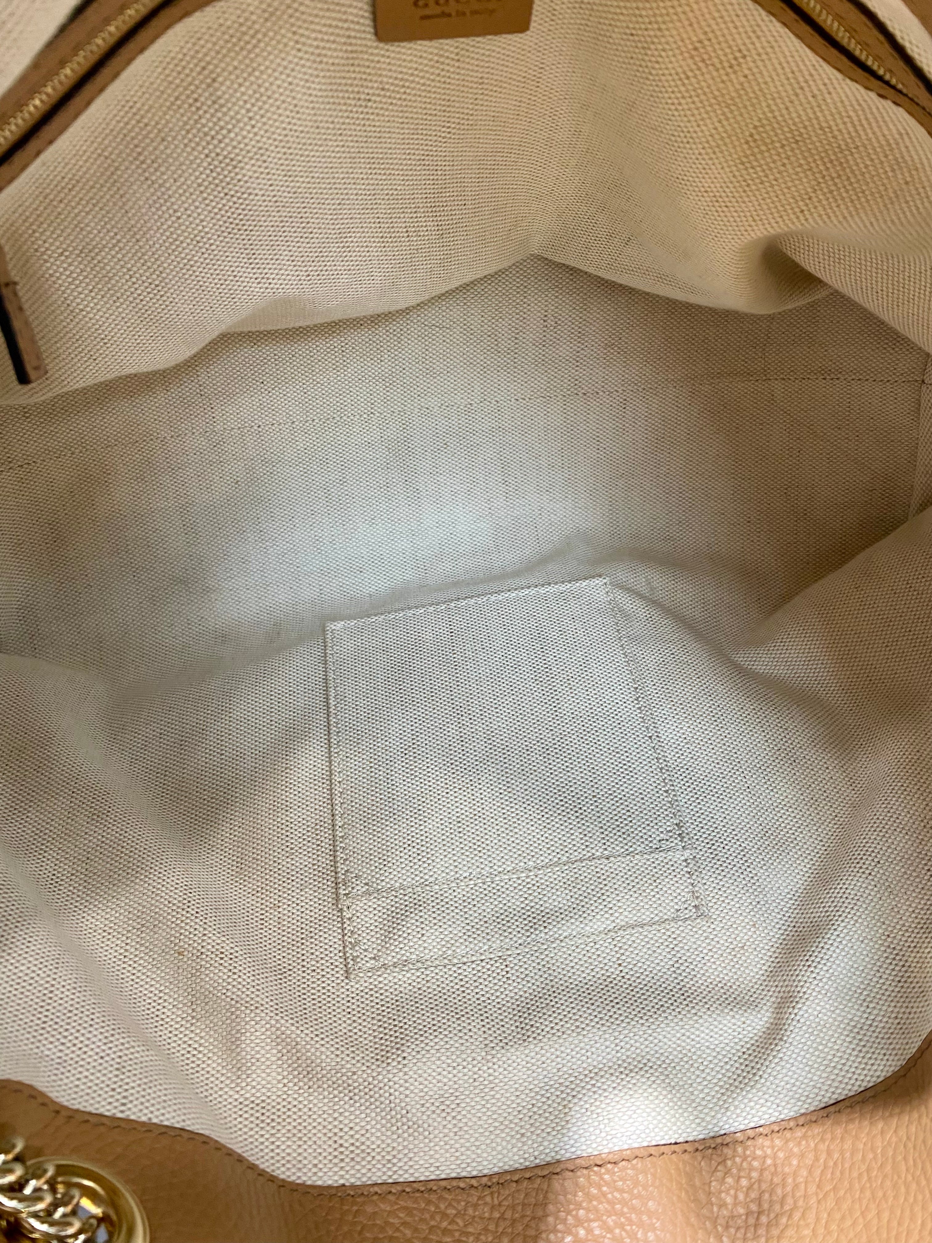 GUCCI PEBBLED CALFSKIN LEATHER MEDIUM SOHO CHAIN BAG