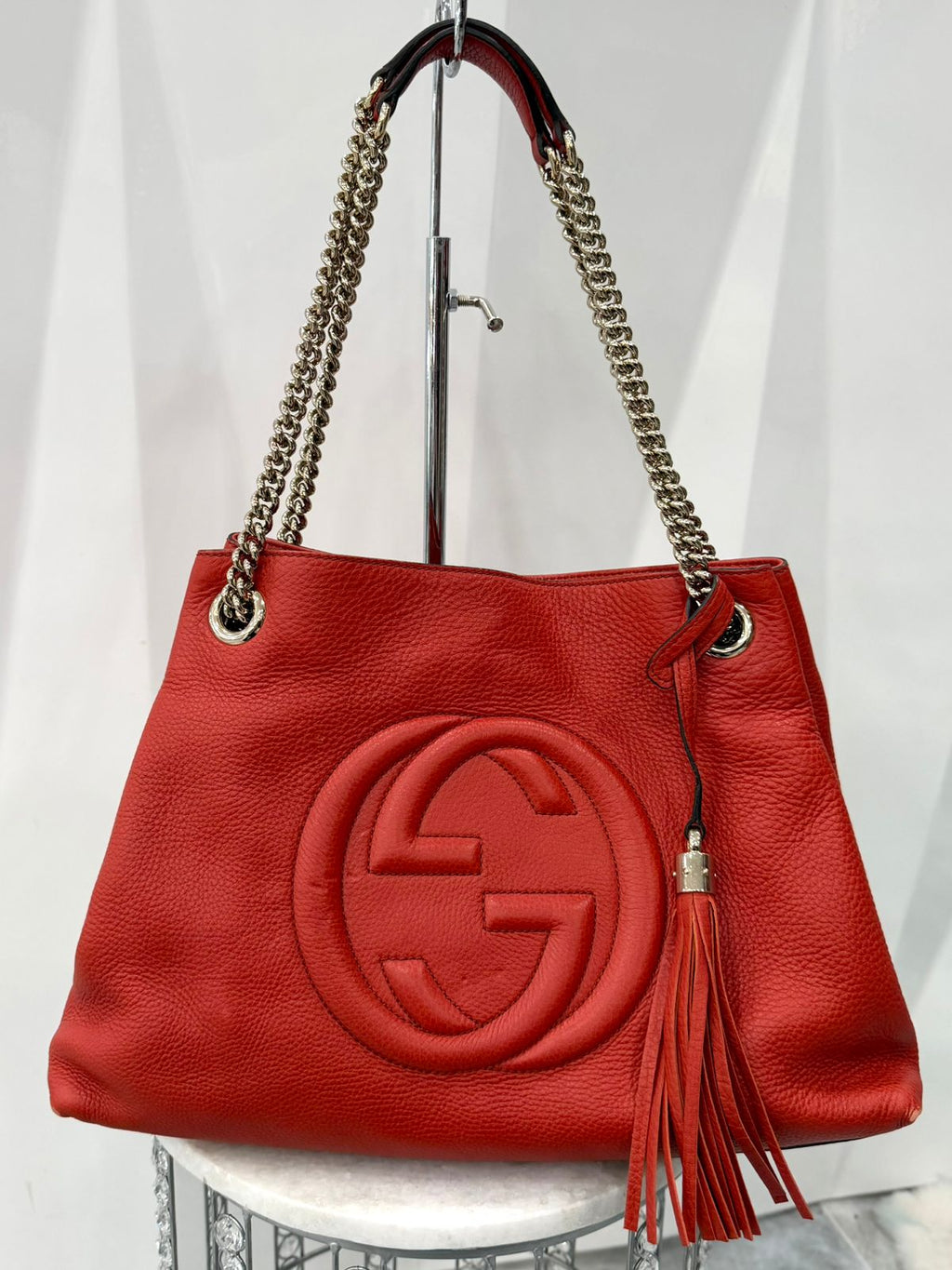 GUCCI PEBBLED CALFSKIN MEDIUM SOHO CHAIN TOTE BAG