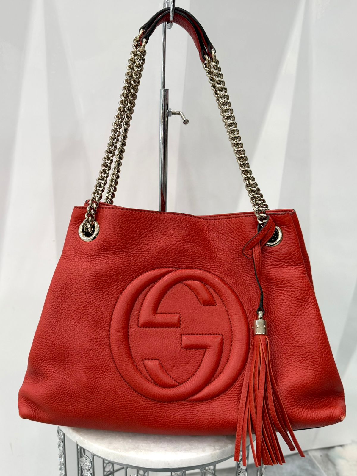 GUCCI PEBBLED CALFSKIN MEDIUM SOHO CHAIN TOTE BAG