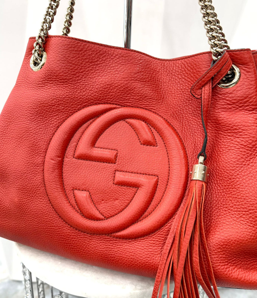 GUCCI PEBBLED CALFSKIN MEDIUM SOHO CHAIN TOTE BAG