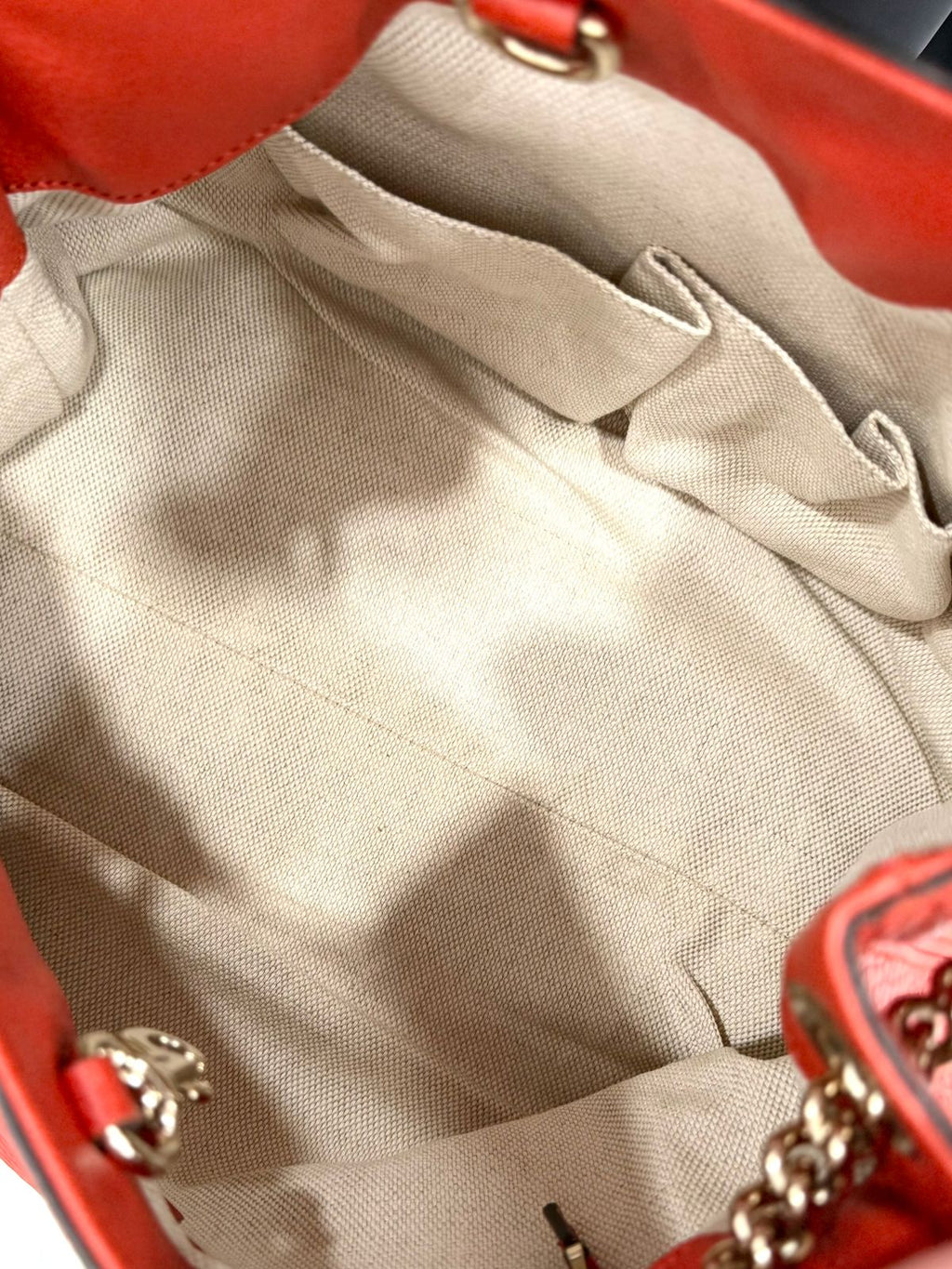 GUCCI PEBBLED CALFSKIN MEDIUM SOHO CHAIN TOTE BAG