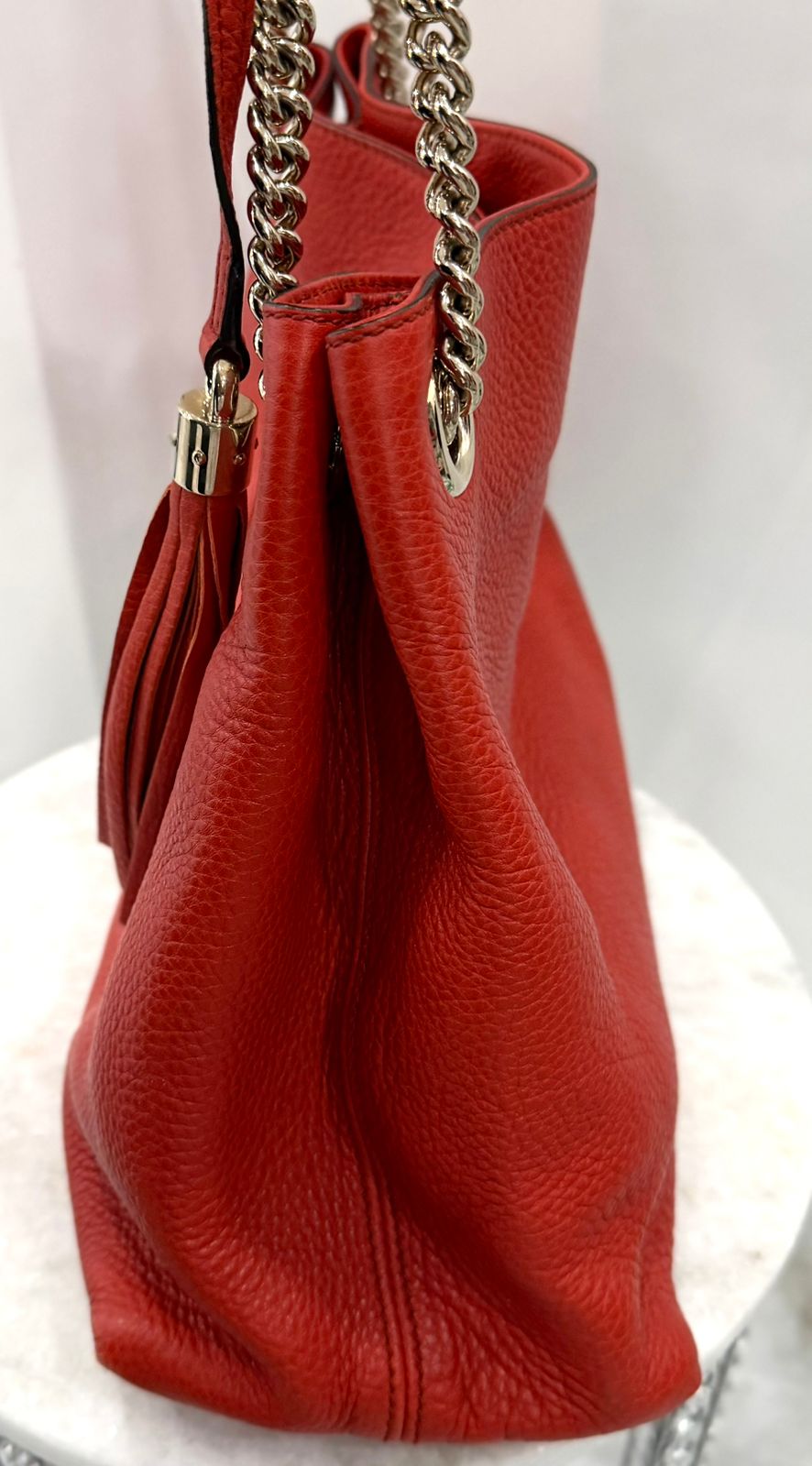 GUCCI PEBBLED CALFSKIN MEDIUM SOHO CHAIN TOTE BAG