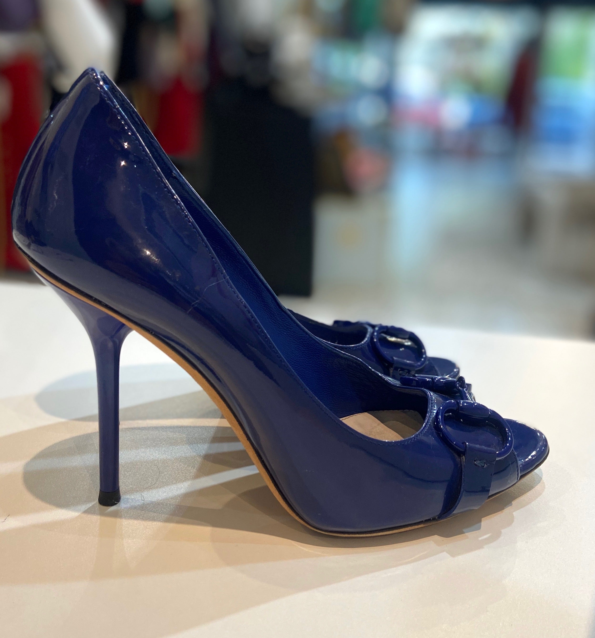 GUCCI HORSEBIT PATENT PEEP TOE PUMPS