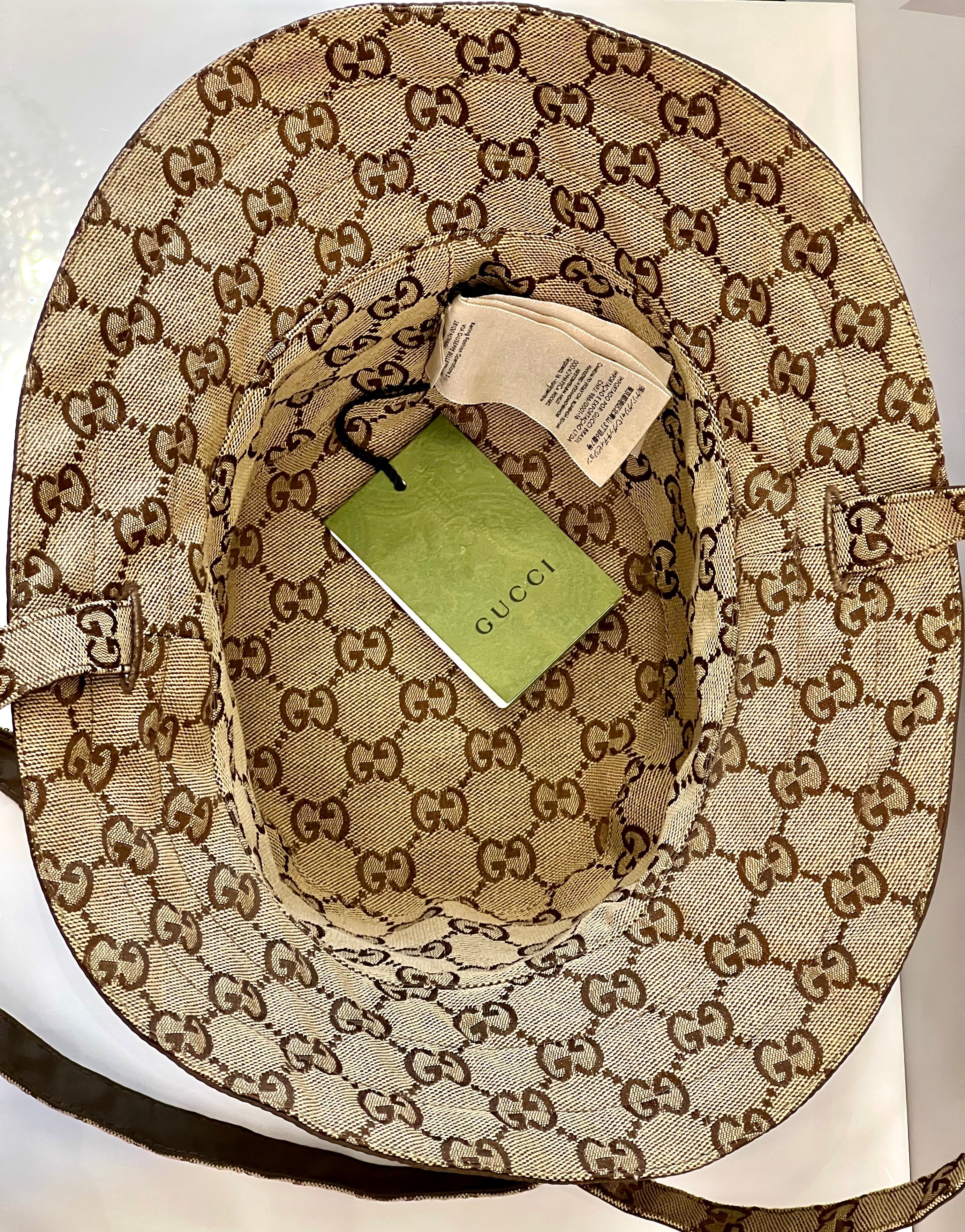 GUCCI GG REVERSIBLE BUCKET HAT