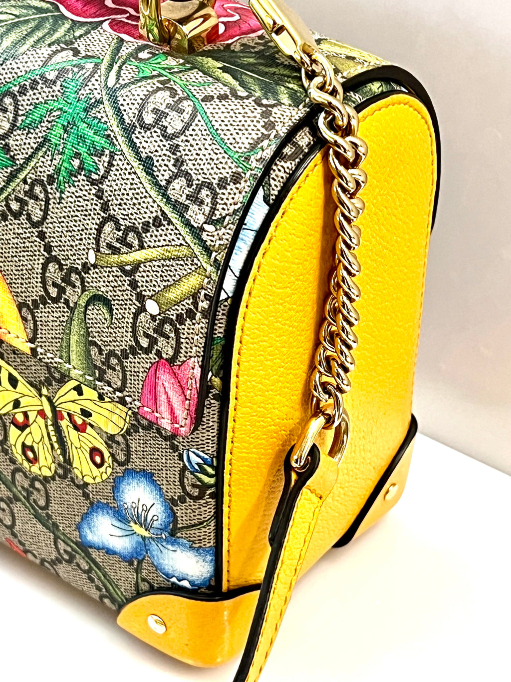 GUCCI GG SUPREME MONOGRAM FLORA BAMBOO PADLOCK BAG