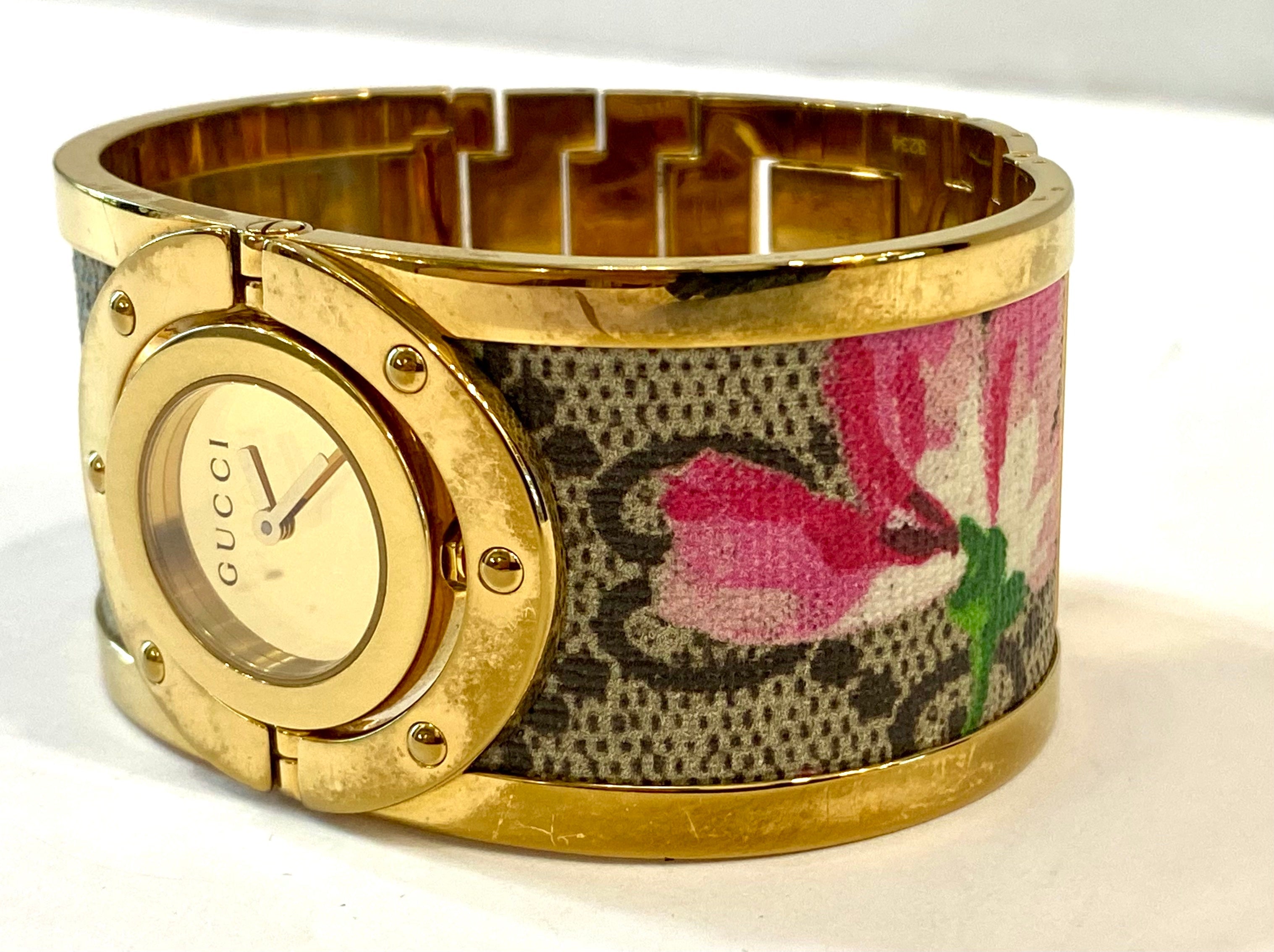 GUCCI TWIRL GG SUPREME BLOOMS STAINLESS STEEL QUARTZ WATCH