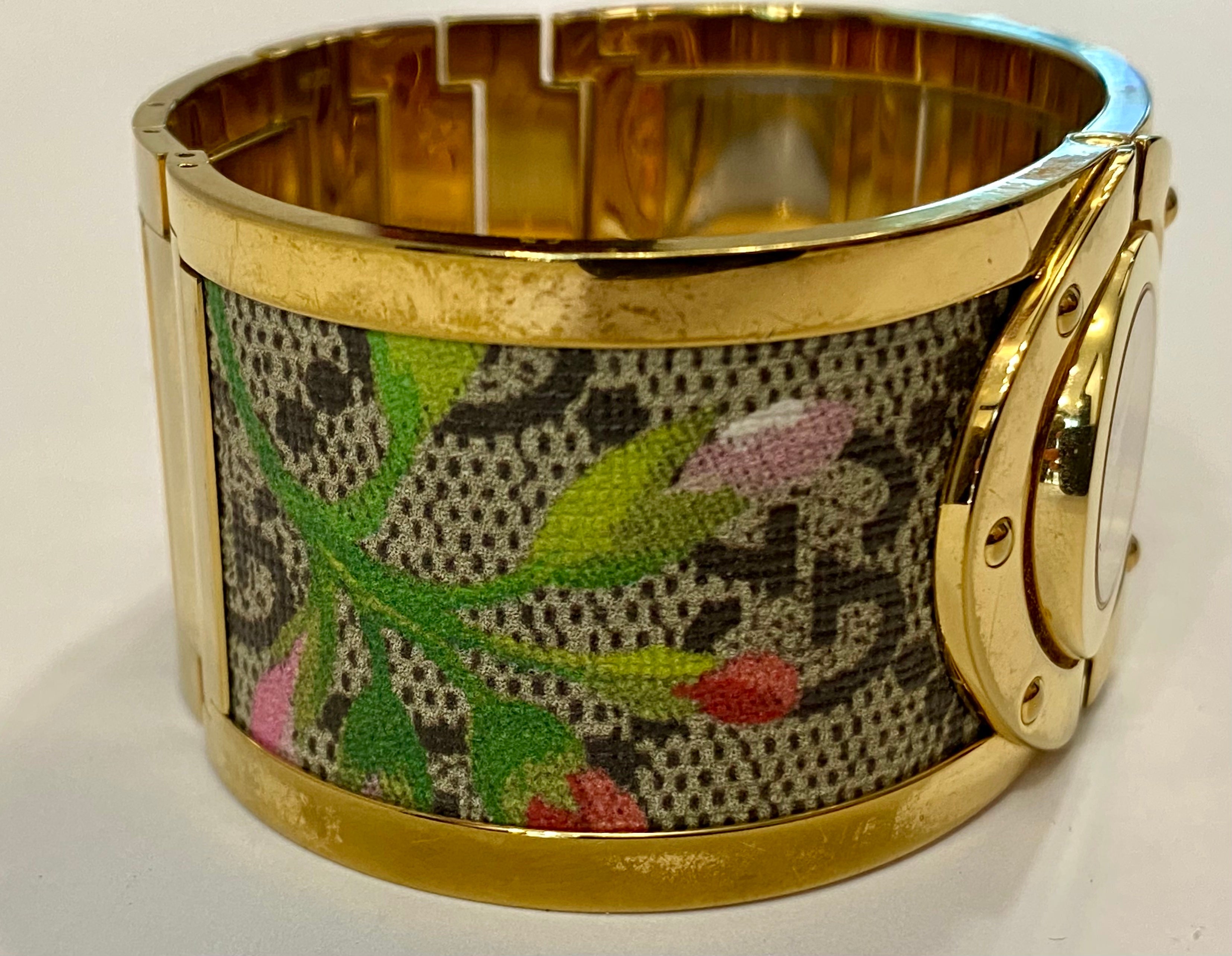 GUCCI TWIRL GG SUPREME BLOOMS STAINLESS STEEL QUARTZ WATCH