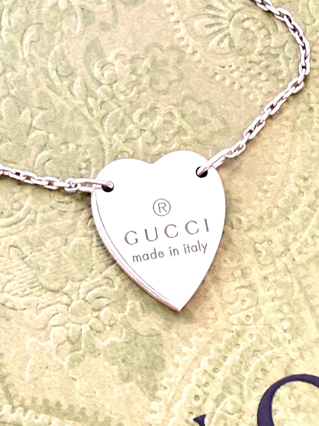GUCCI 925 STERLING SILVER TRADEMARK HEART NECKLACE