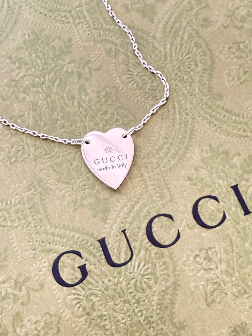 GUCCI 925 STERLING SILVER TRADEMARK HEART NECKLACE