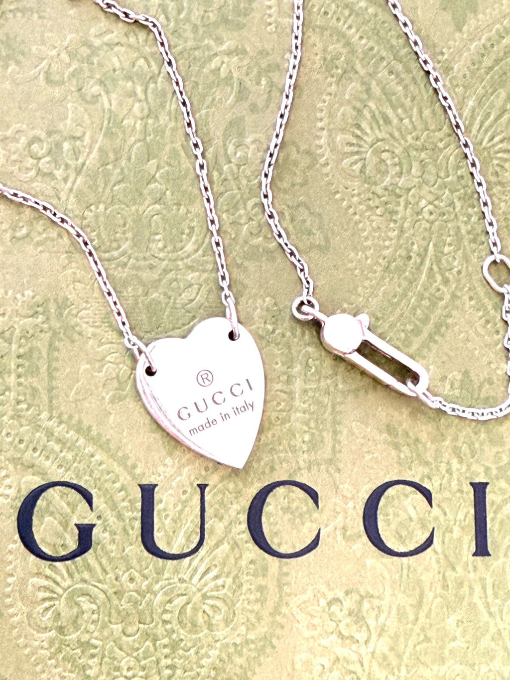 GUCCI 925 STERLING SILVER TRADEMARK HEART NECKLACE