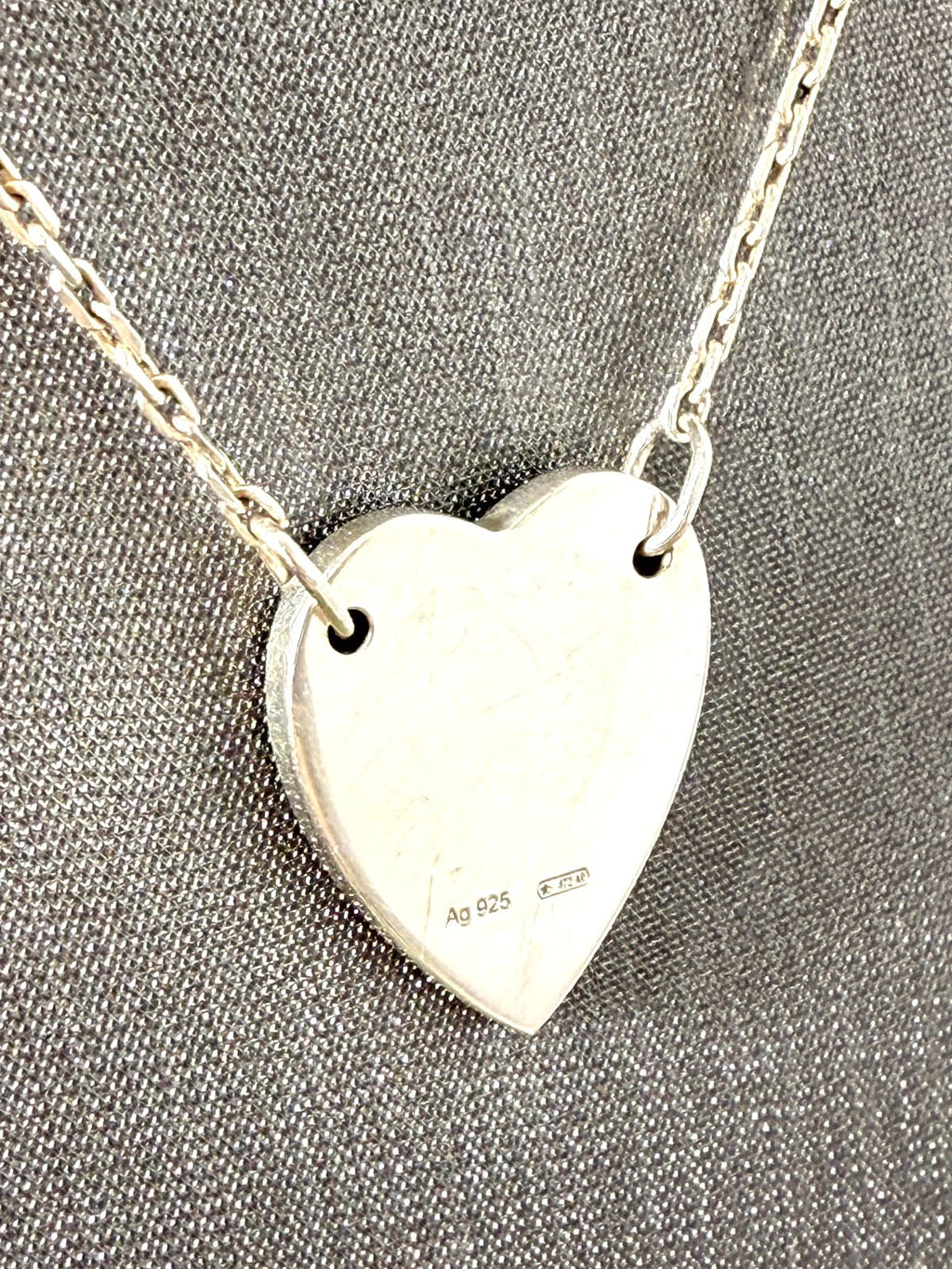 GUCCI 925 STERLING SILVER TRADEMARK HEART NECKLACE