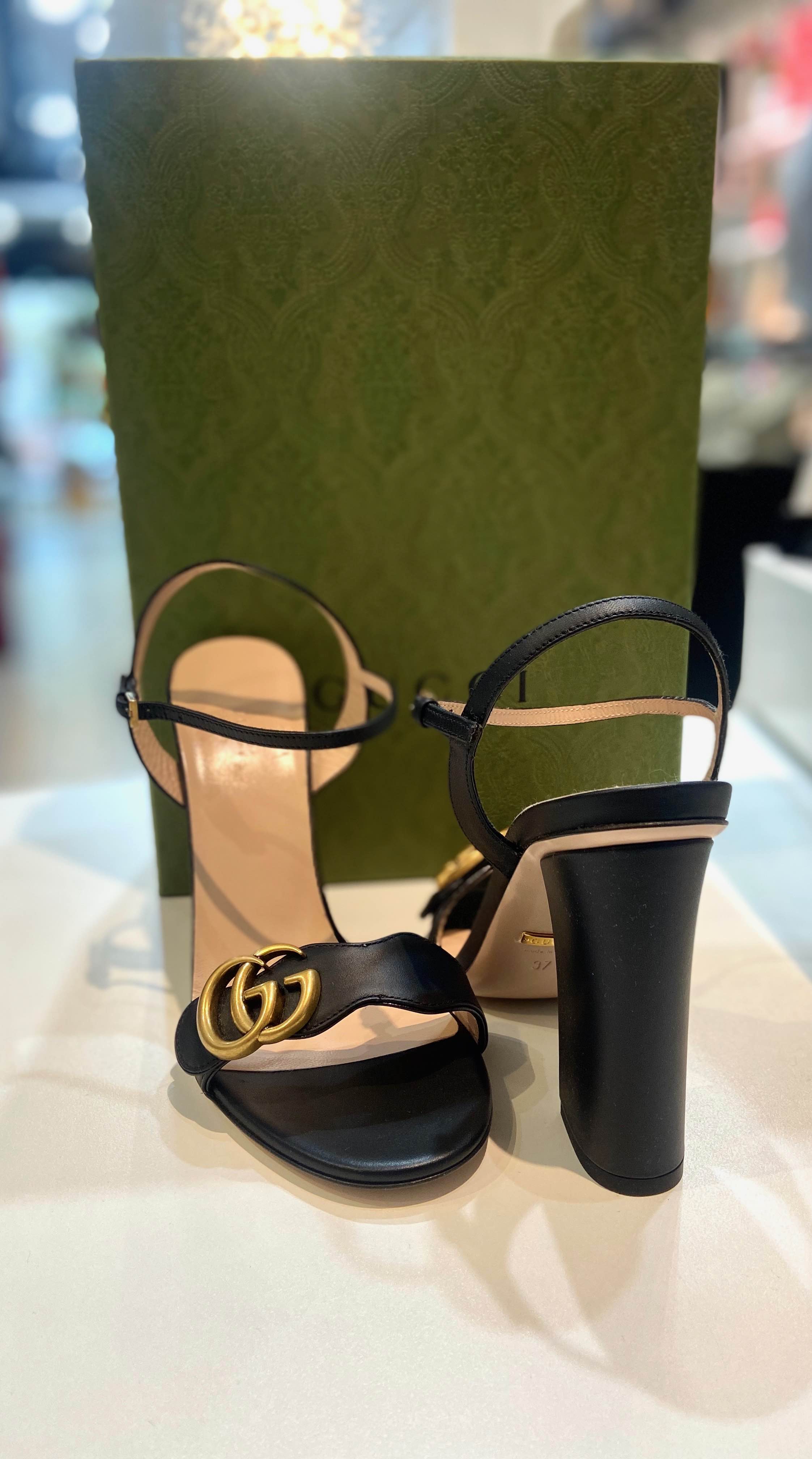 GUCCI GG LEATHER BLOCK HEEL SANDALS