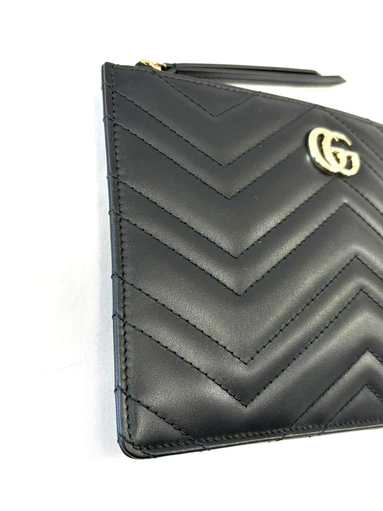 GUCCI GG MARMONT SMALL MATELASSE CALFSKIN LEATHER WRISTLET CLUTCH