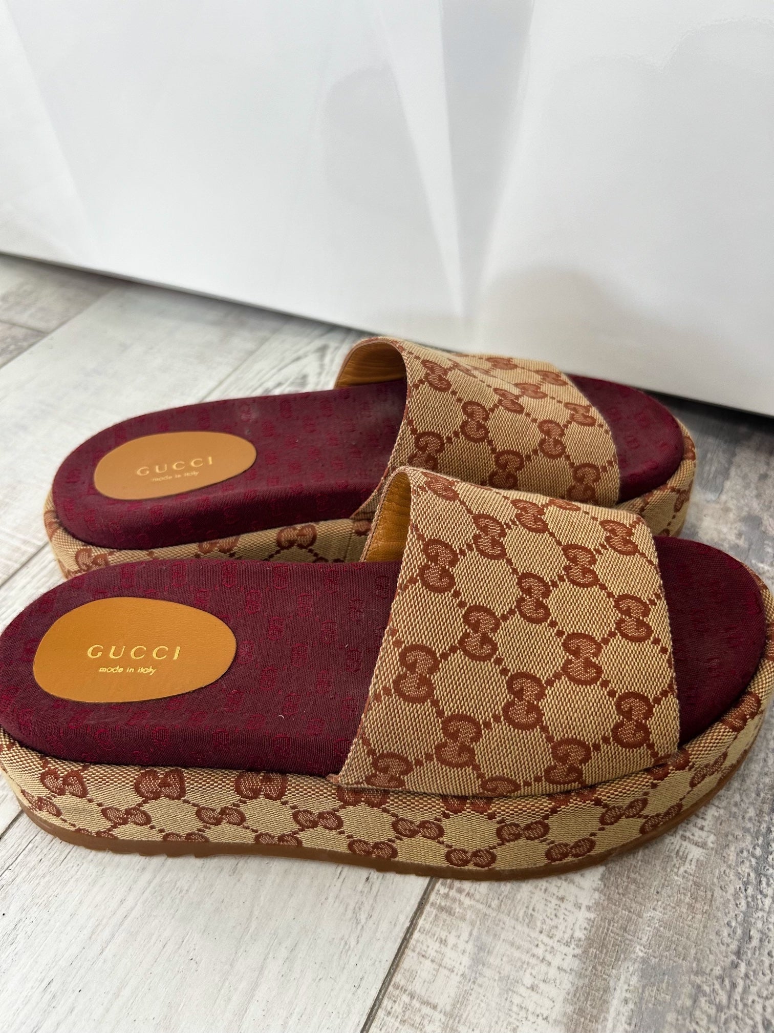 GUCCI GG SUPREME ANGELINA PLATFORM SLIDE SANDALS