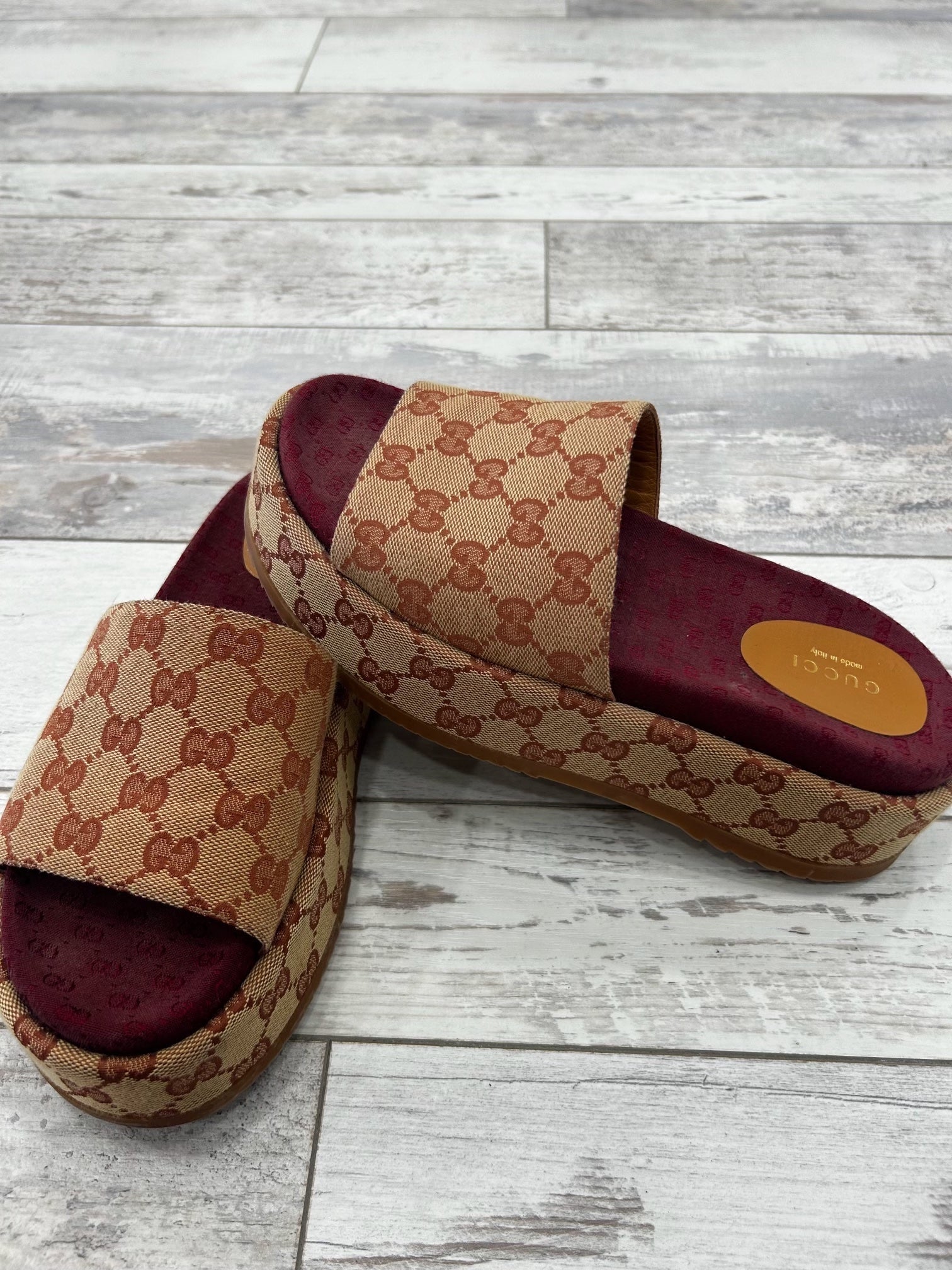 GUCCI GG SUPREME ANGELINA PLATFORM SLIDE SANDALS