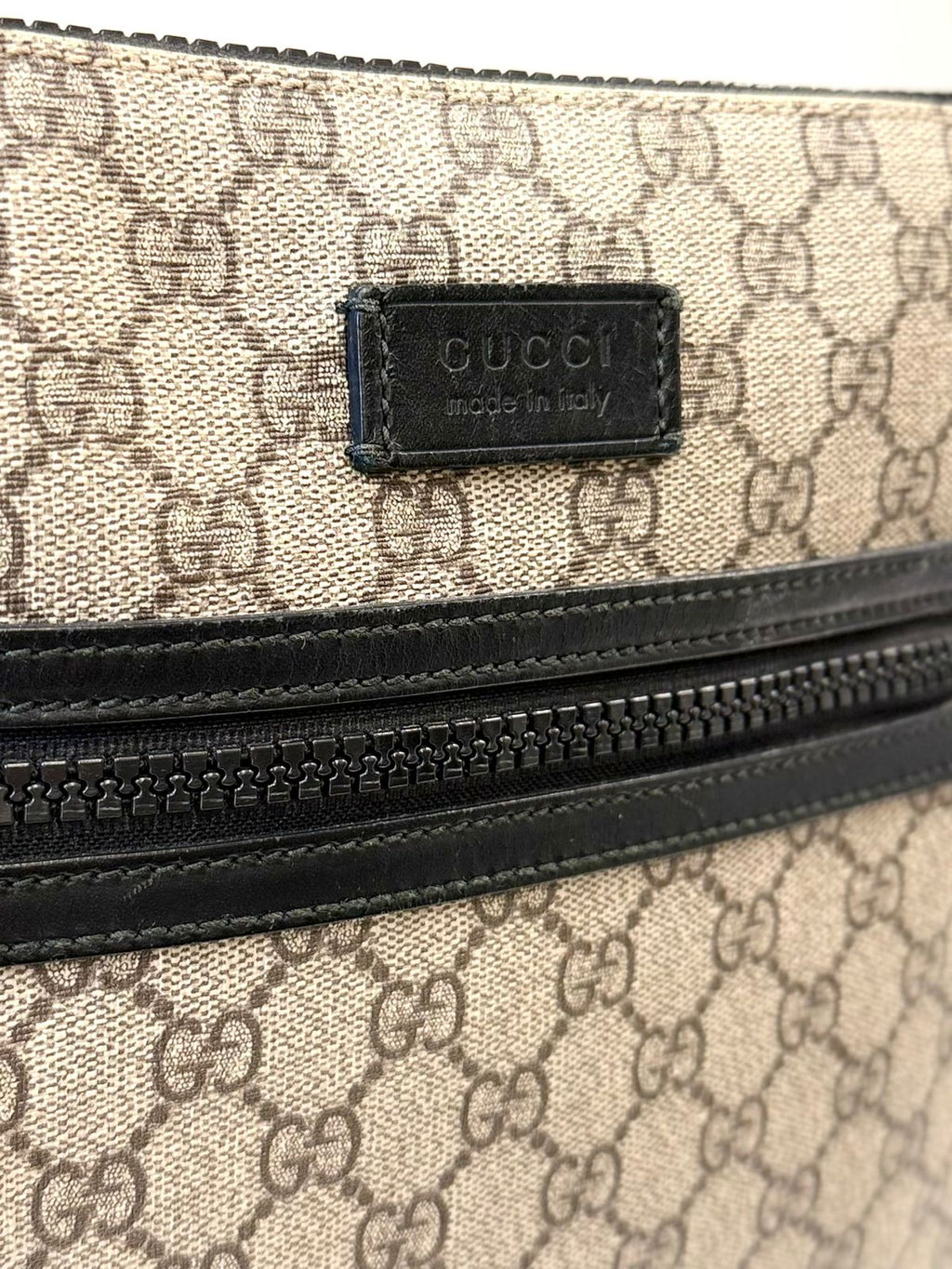 GUCCI GG SUPREME COATED CANVAS FLAT MESSENGER BAG
